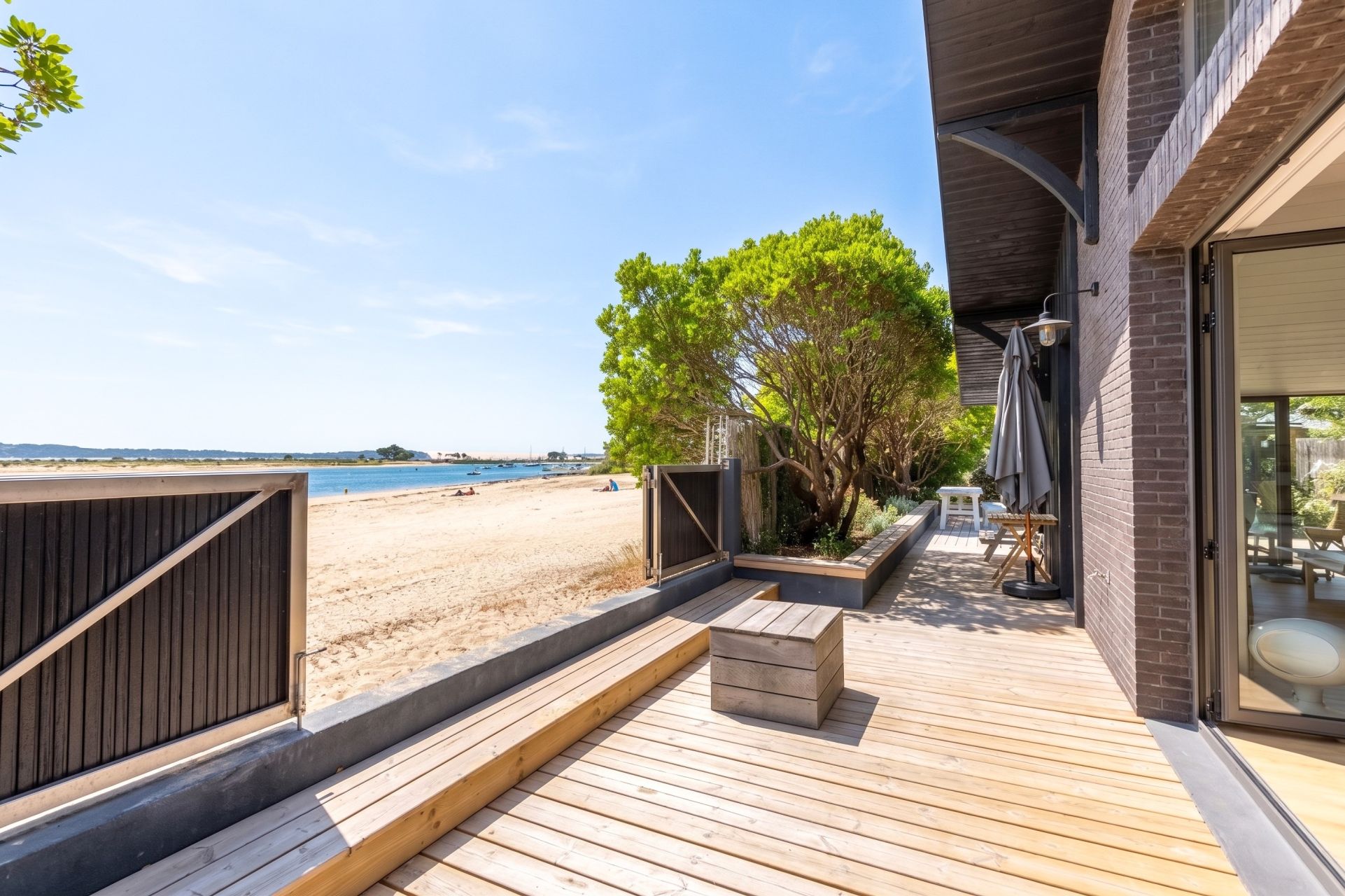 luxury house 5 Rooms for sale on CAP FERRET (33970)