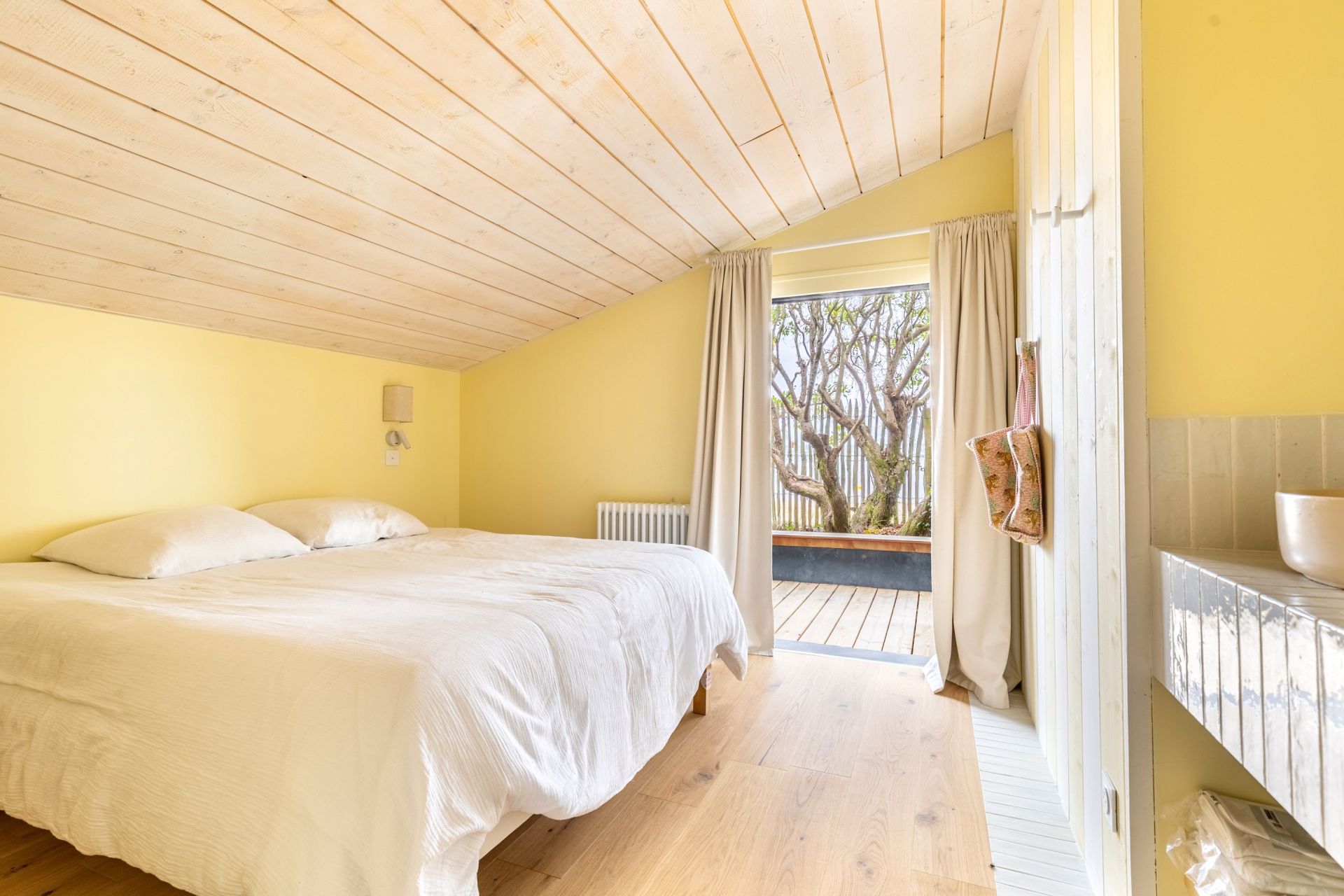 luxury house 5 Rooms for sale on CAP FERRET (33970)