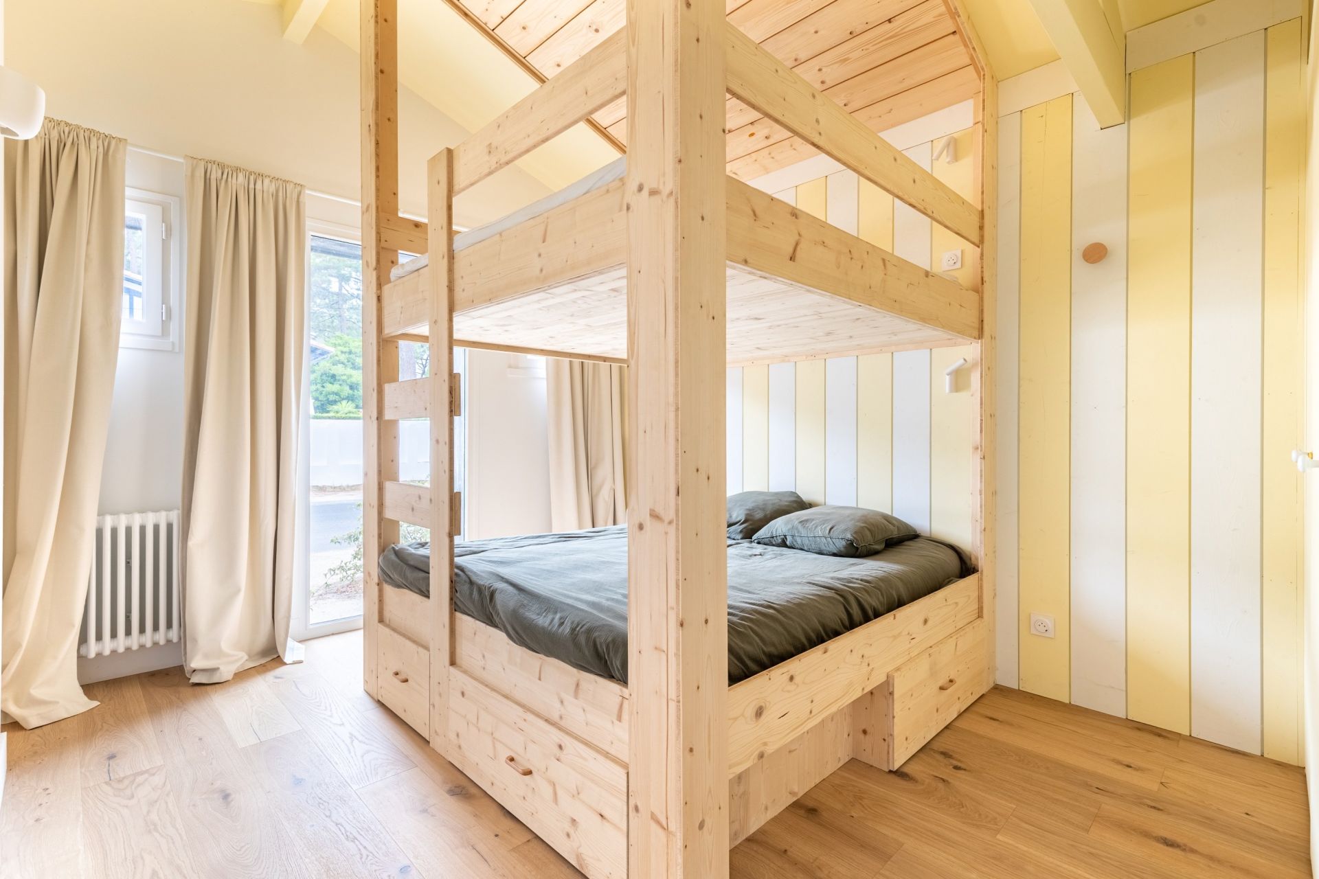 luxury house 5 Rooms for sale on CAP FERRET (33970)