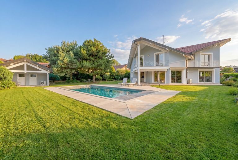 maison de luxe 6 Pièces en vente sur PREVESSIN MOENS (01280)