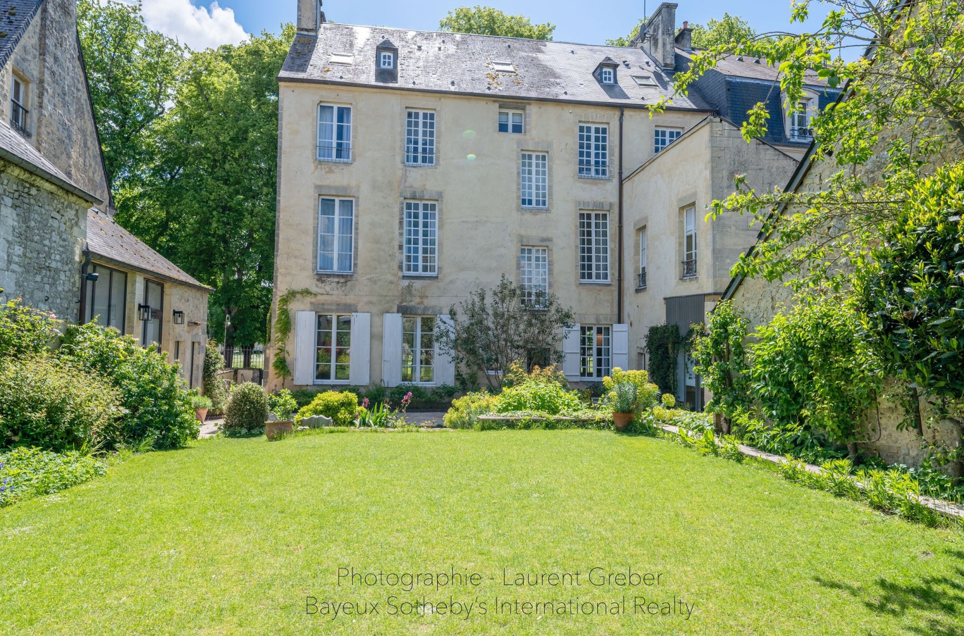 hôtel particulier 11 Pièces en vente sur BAYEUX (14400)