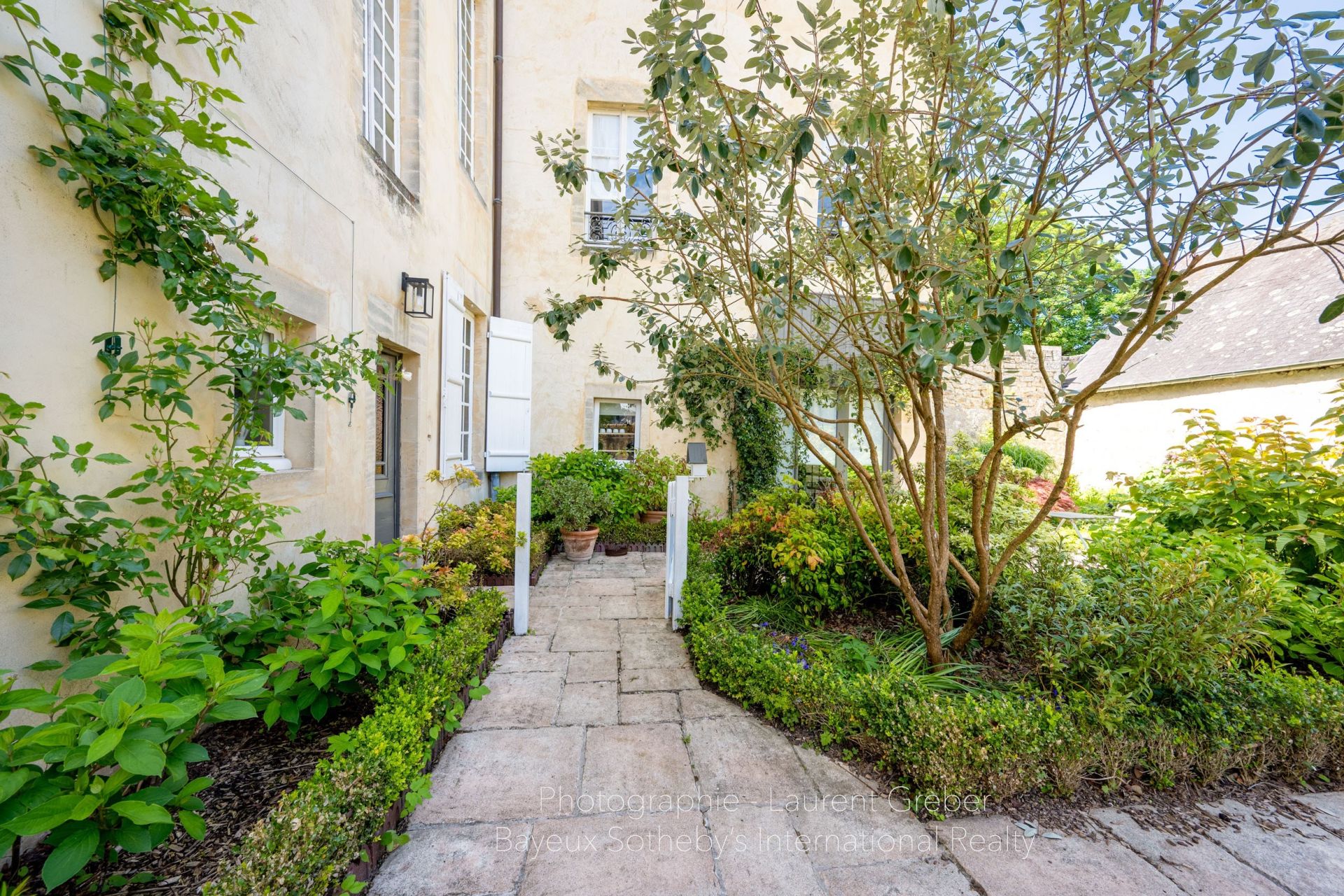 hôtel particulier 11 Pièces en vente sur BAYEUX (14400)