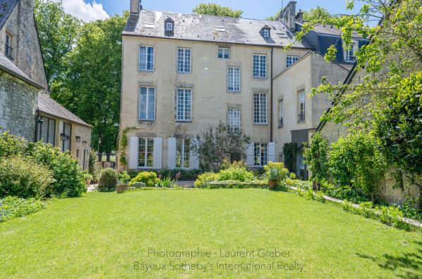 Sale Mansion (hôtel particulier) Bayeux 11&nbsp;Rooms 475&nbsp;m²