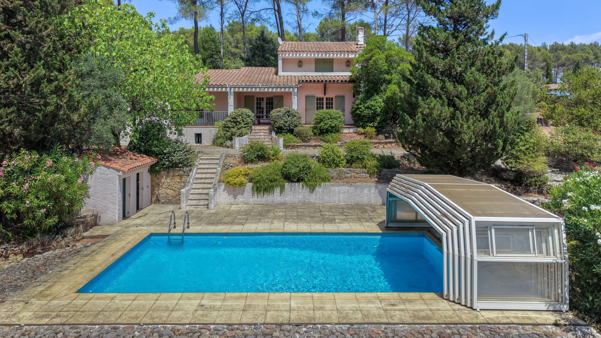 luxury provencale house 6 Rooms for sale on DRAGUIGNAN (83300)