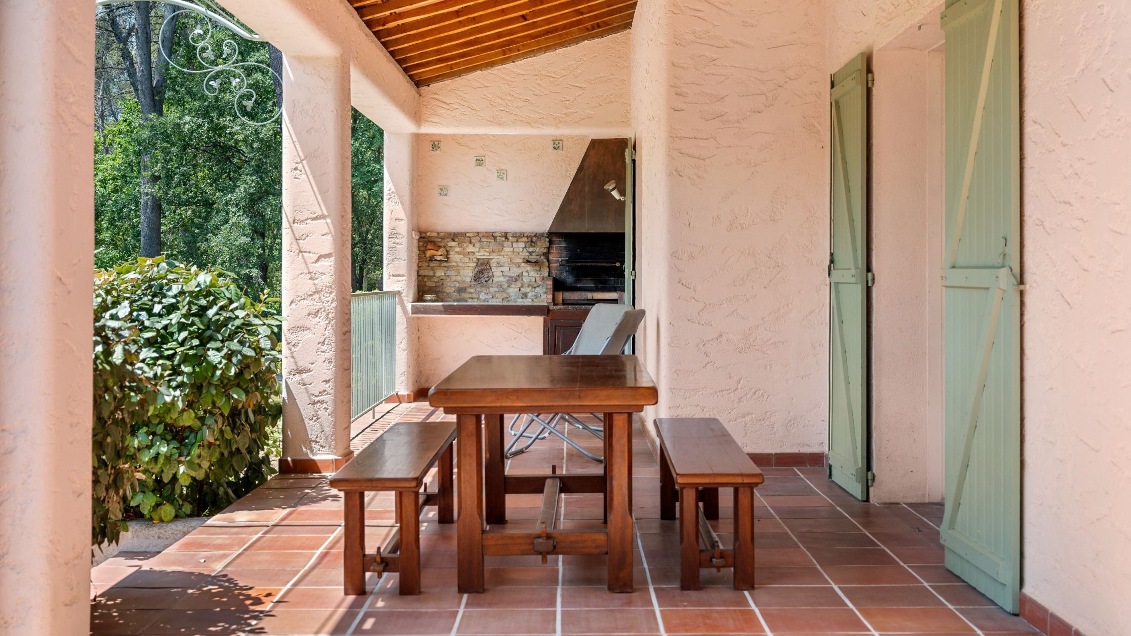 luxury provencale house 6 Rooms for sale on DRAGUIGNAN (83300)