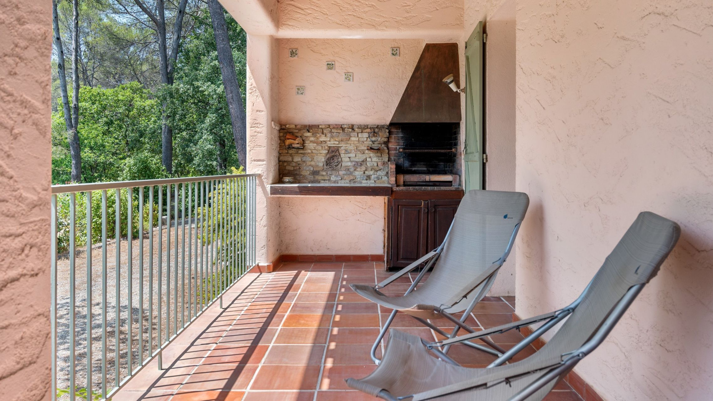 luxury provencale house 6 Rooms for sale on DRAGUIGNAN (83300)