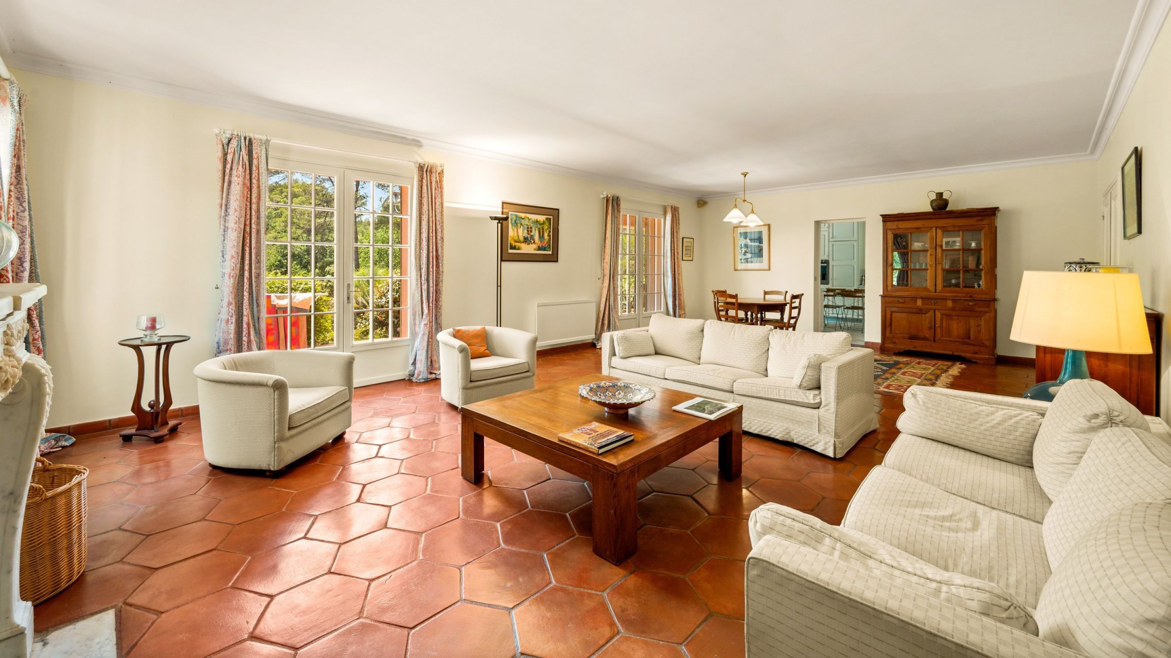 luxury provencale house 6 Rooms for sale on DRAGUIGNAN (83300)