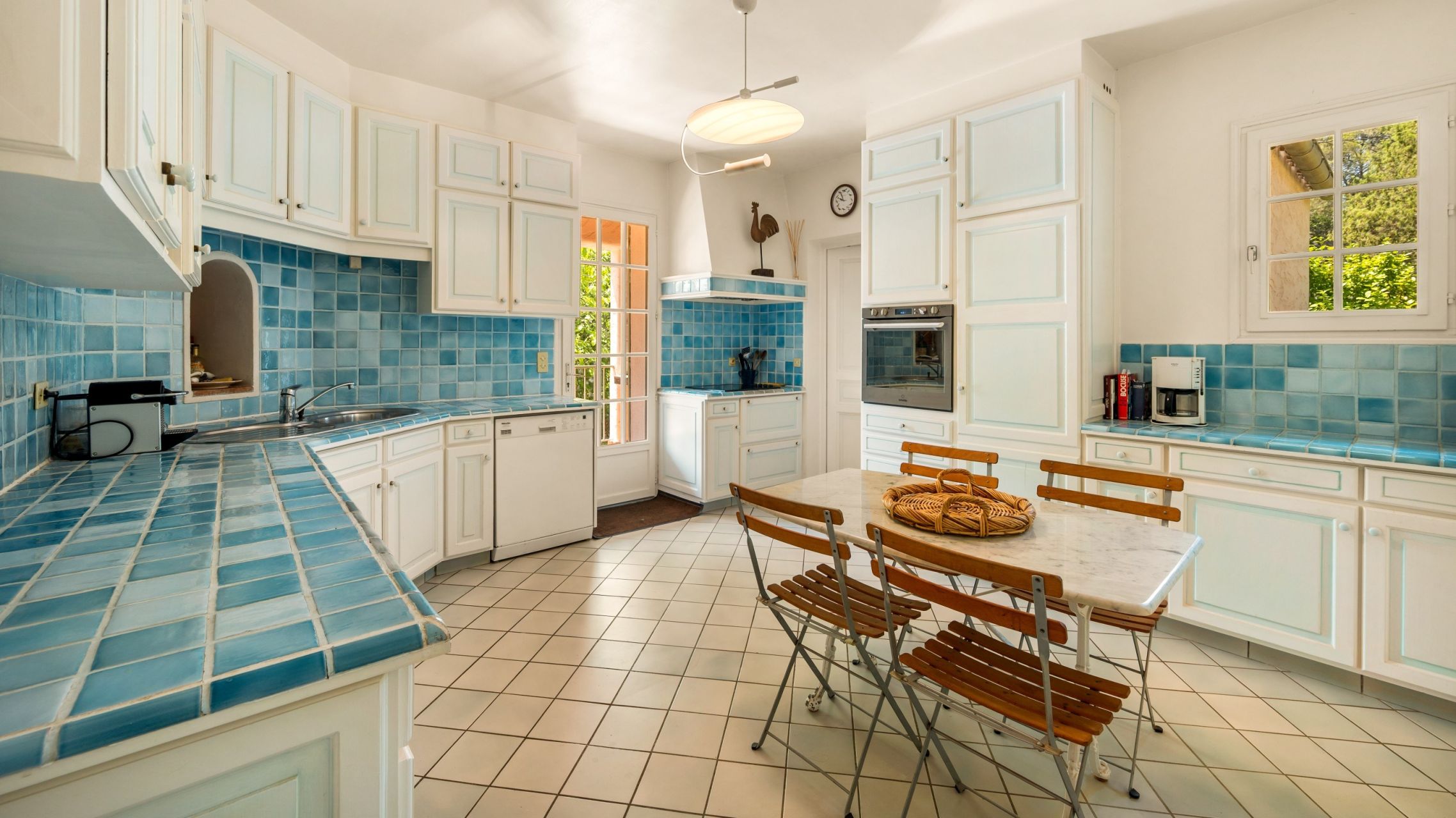luxury provencale house 6 Rooms for sale on DRAGUIGNAN (83300)