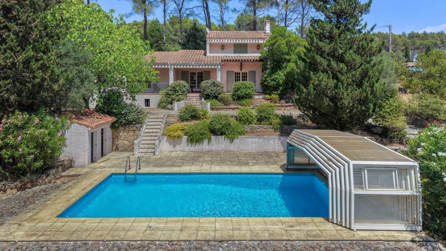 luxury provencale house 6 Rooms for sale on DRAGUIGNAN (83300)
