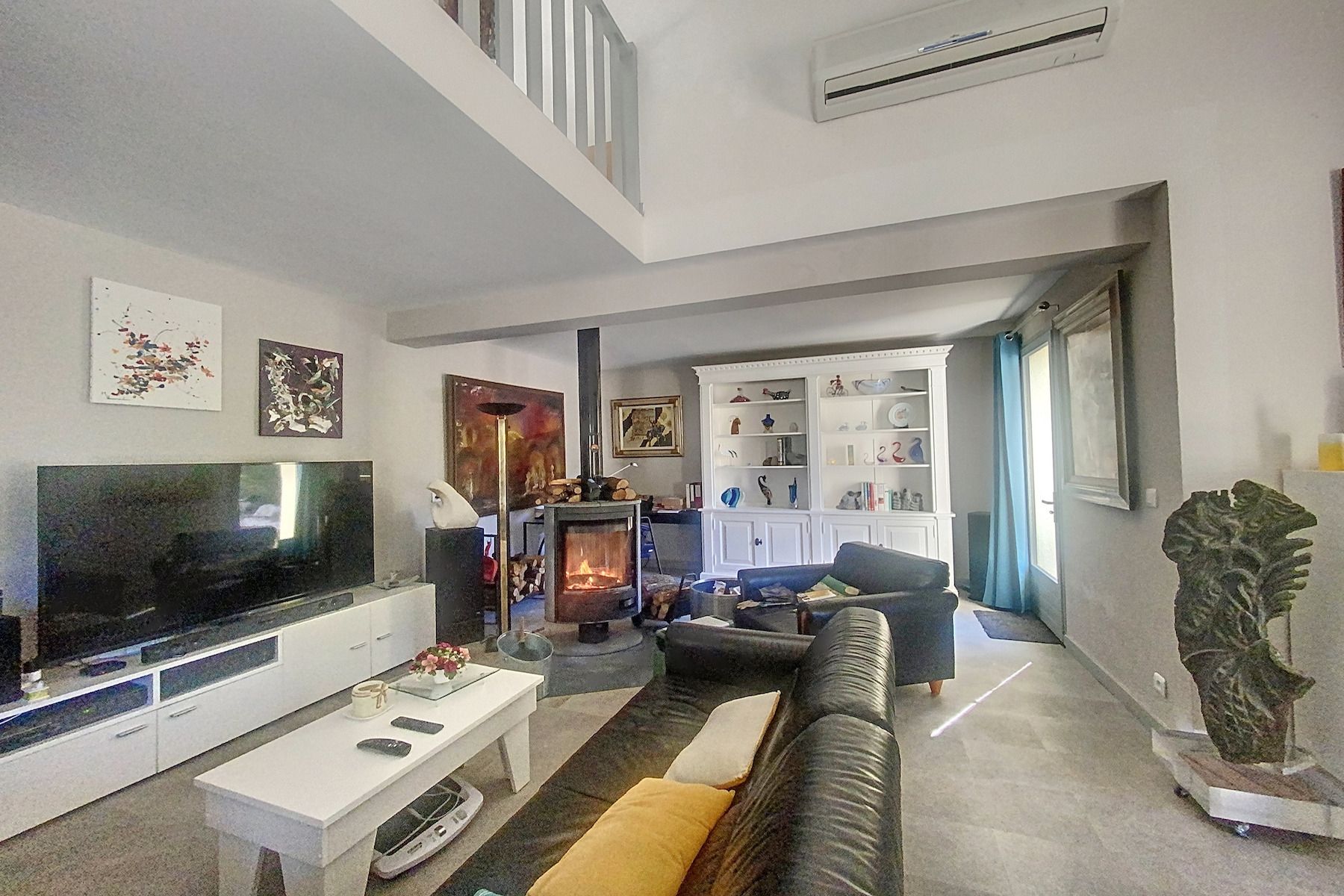 luxury house 6 Rooms for sale on UZES (30700)