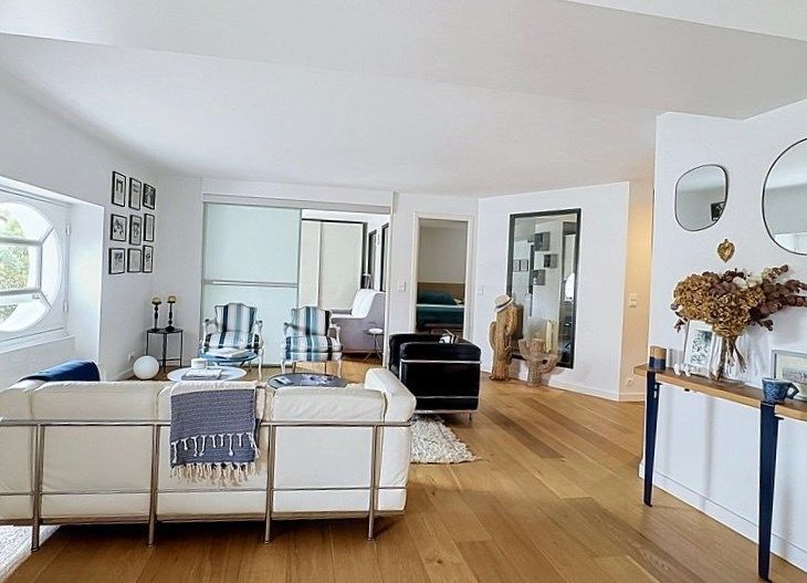 luxury apartment 4 Rooms for sale on BIARRITZ (64200)
