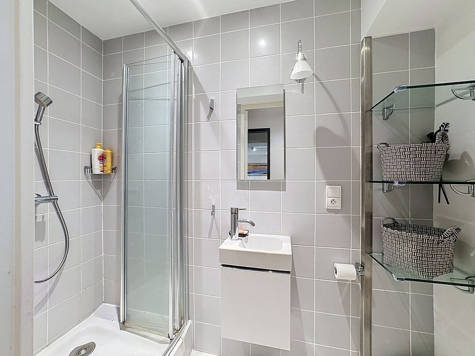 luxury apartment 4 Rooms for sale on BIARRITZ (64200)