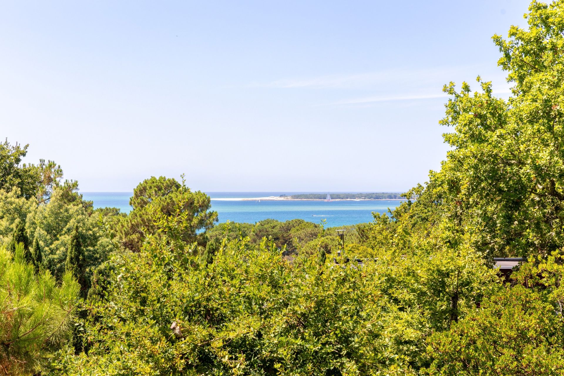 luxury house 6 Rooms for sale on PYLA SUR MER (33115)