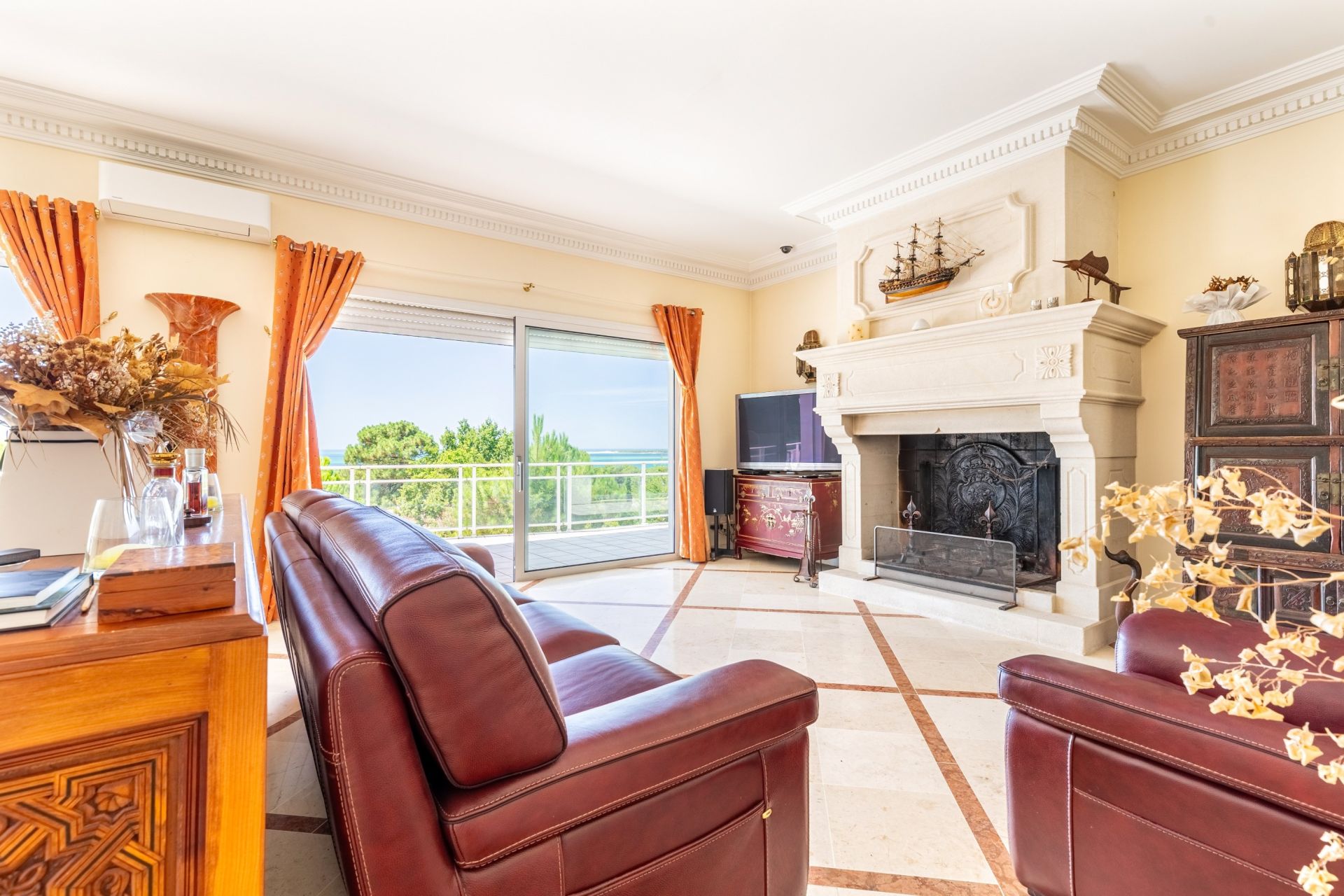 luxury house 6 Rooms for sale on PYLA SUR MER (33115)