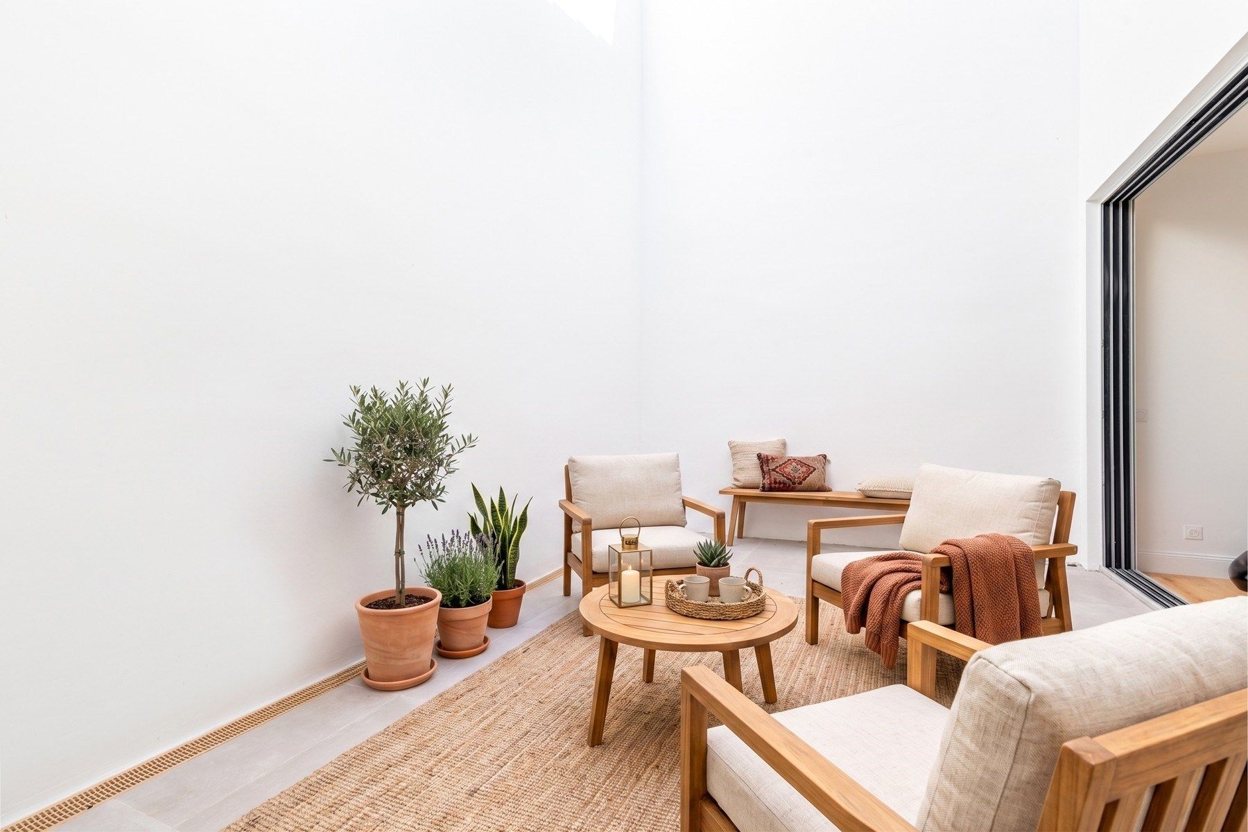 luxury apartment 4 Rooms for sale on BORDEAUX (33000)