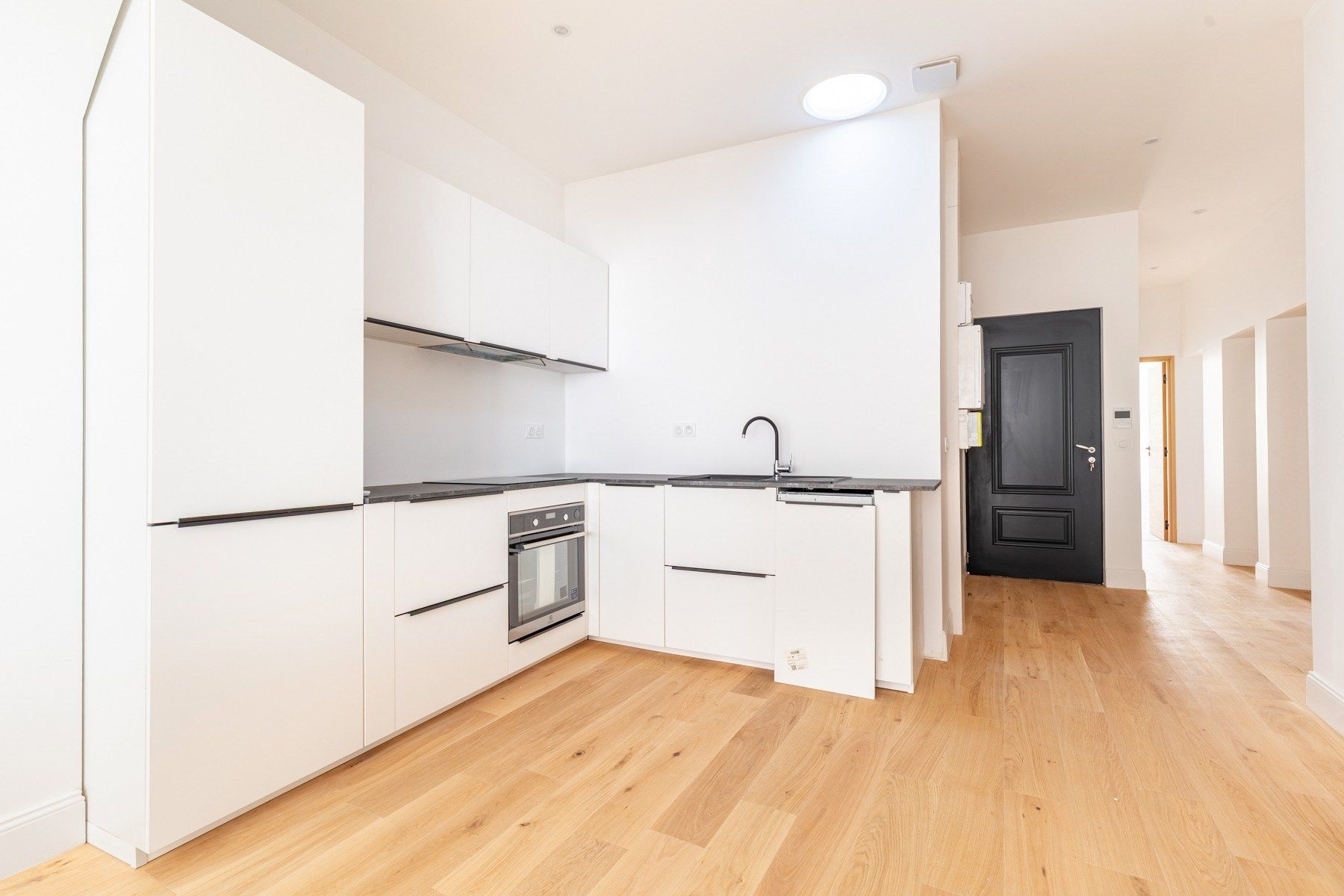 luxury apartment 4 Rooms for sale on BORDEAUX (33000)