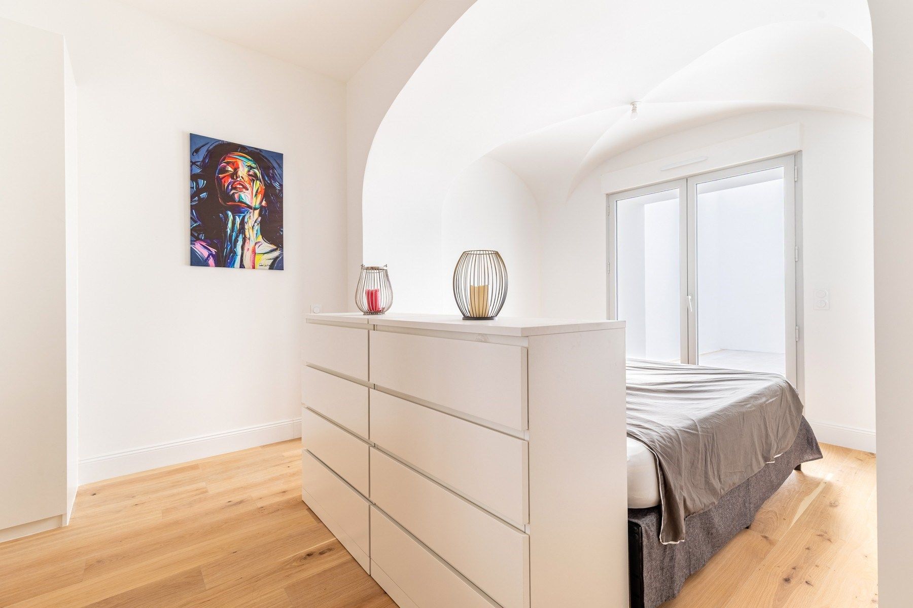 luxury apartment 4 Rooms for sale on BORDEAUX (33000)