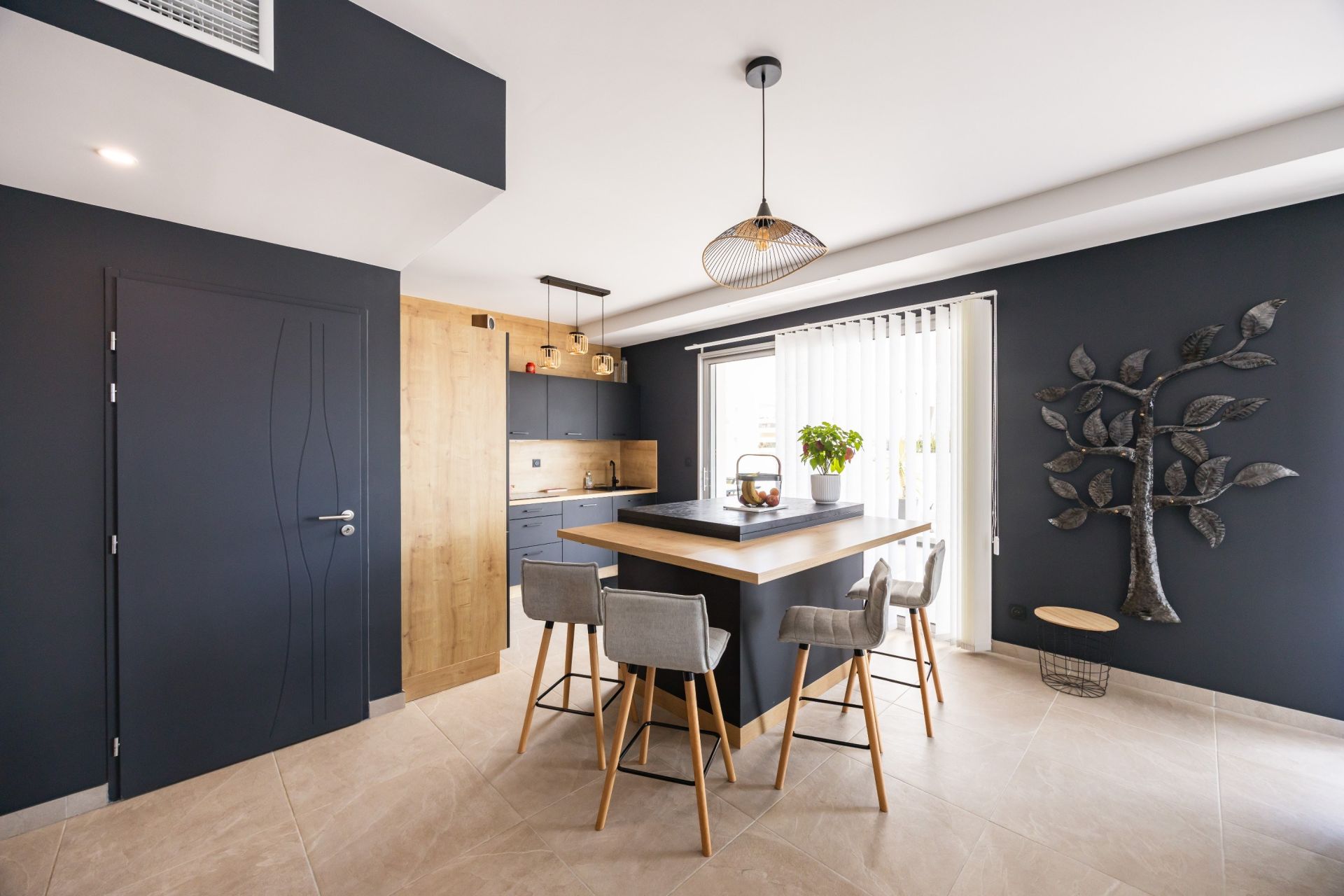 luxury apartment 3 Rooms for sale on NARBONNE (11100)