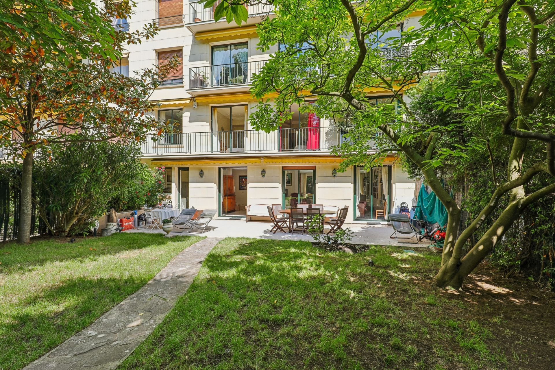 luxury apartment 6 Rooms for sale on NEUILLY SUR SEINE (92200)