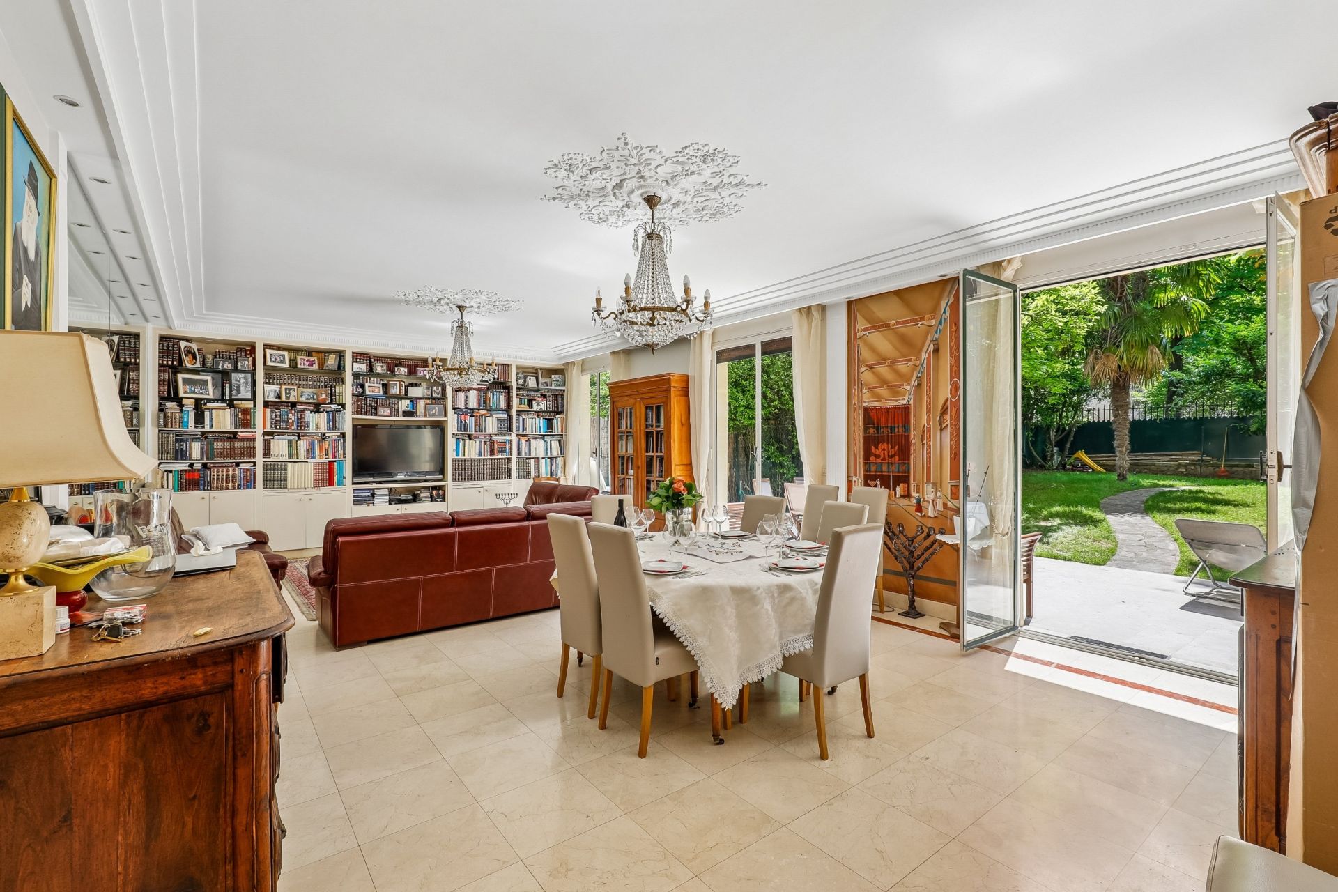 luxury apartment 6 Rooms for sale on NEUILLY SUR SEINE (92200)