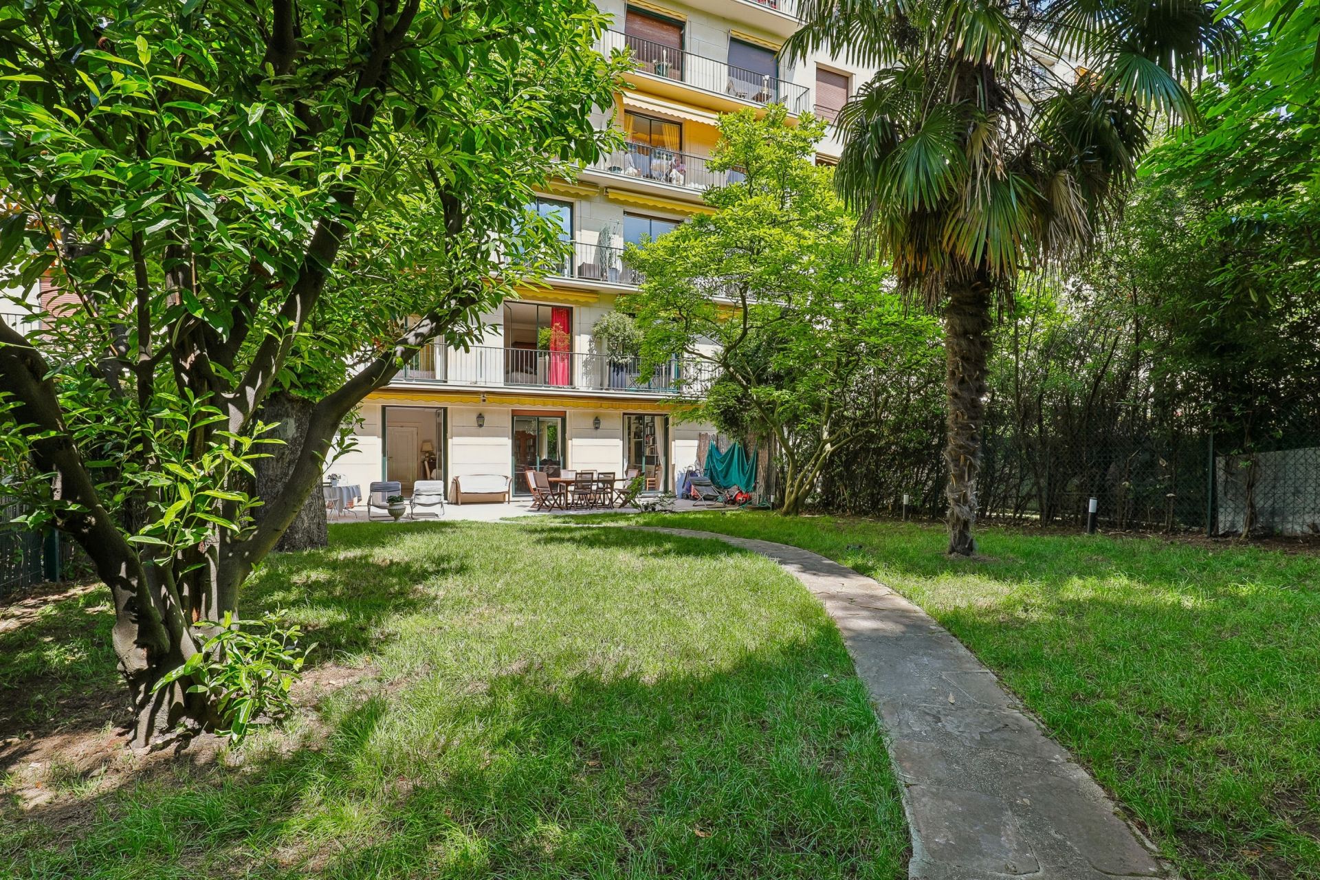 luxury apartment 6 Rooms for sale on NEUILLY SUR SEINE (92200)