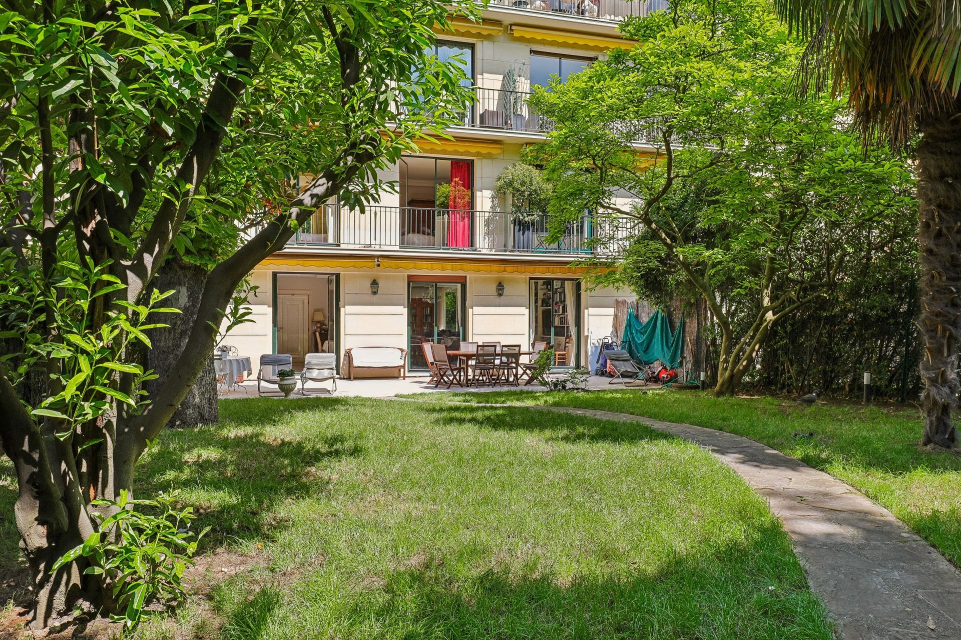 luxury apartment 6 Rooms for sale on NEUILLY SUR SEINE (92200)