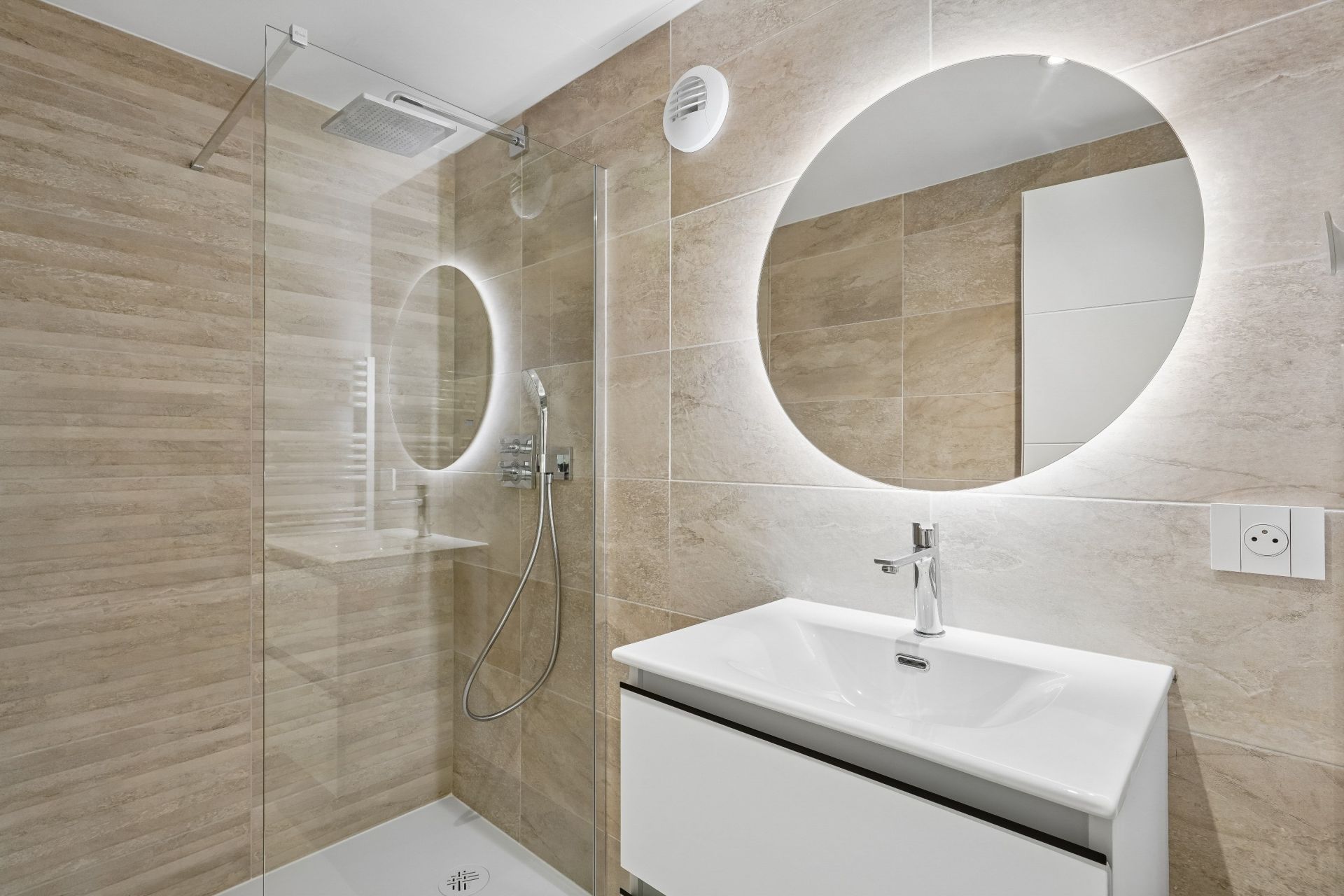 luxury apartment 3 Rooms for sale on NEUILLY SUR SEINE (92200)