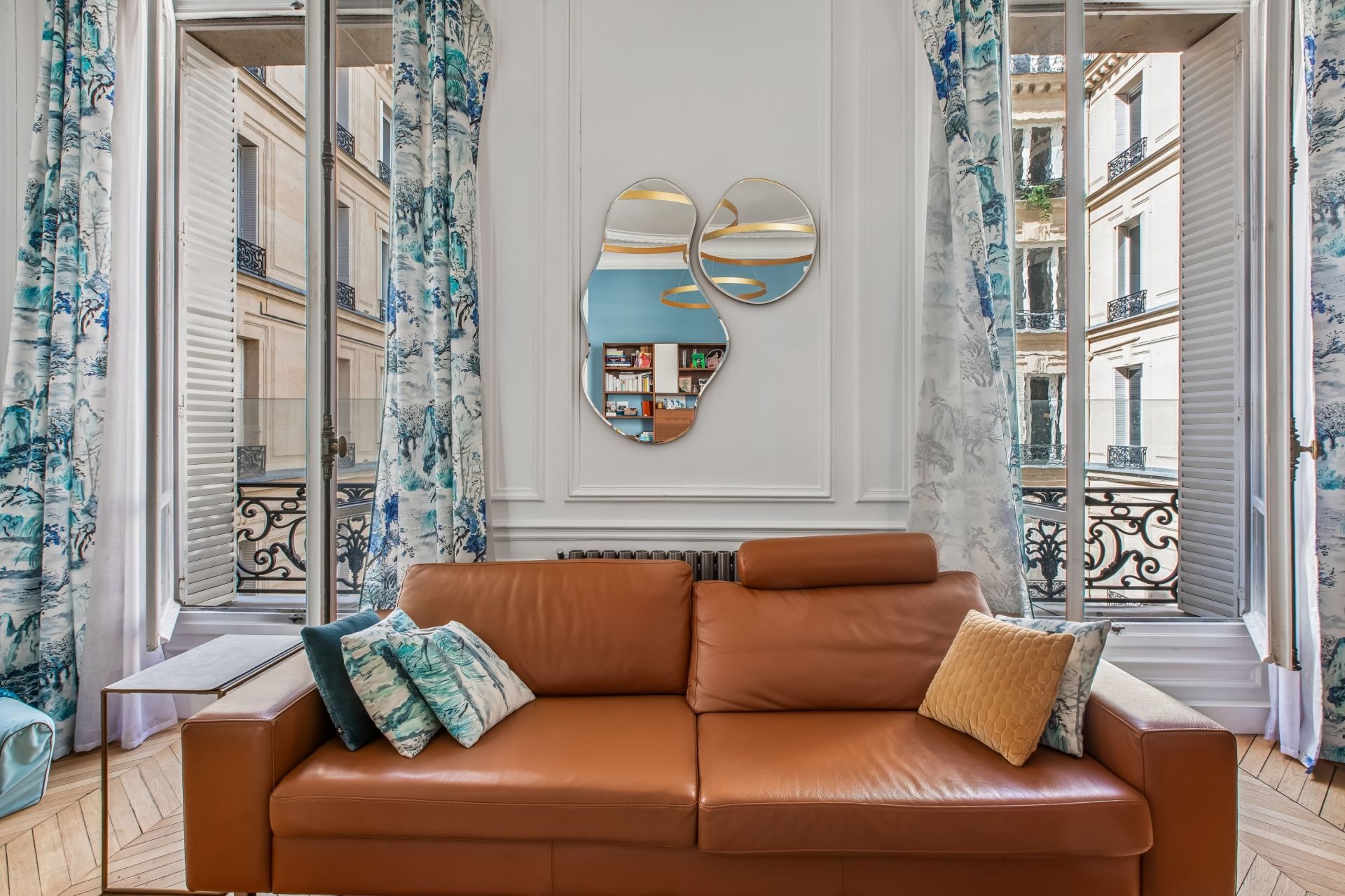 luxury apartment 6 Rooms for sale on PARIS (75008)
