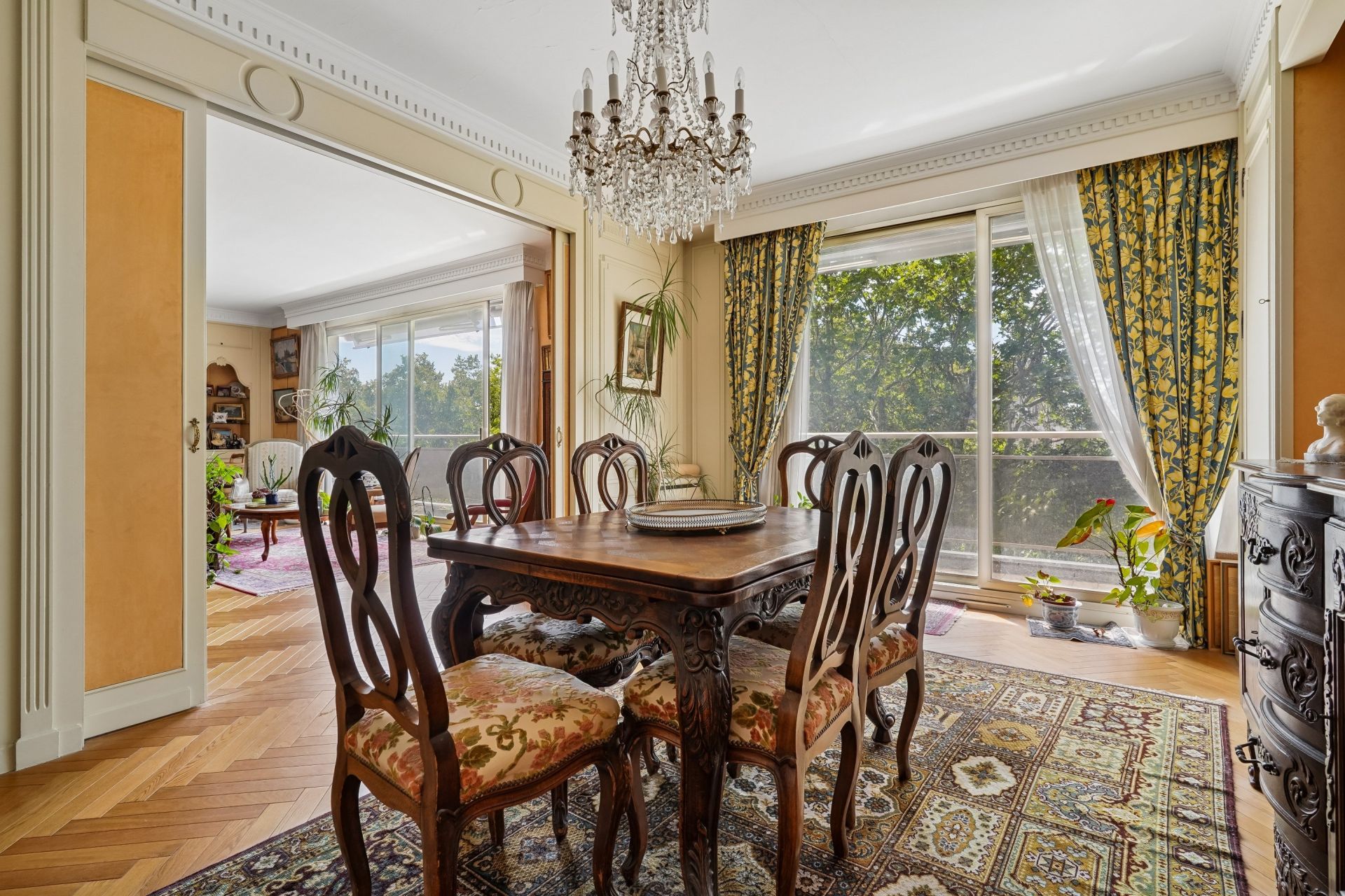 luxury apartment 7 Rooms for sale on PARIS (75016)
