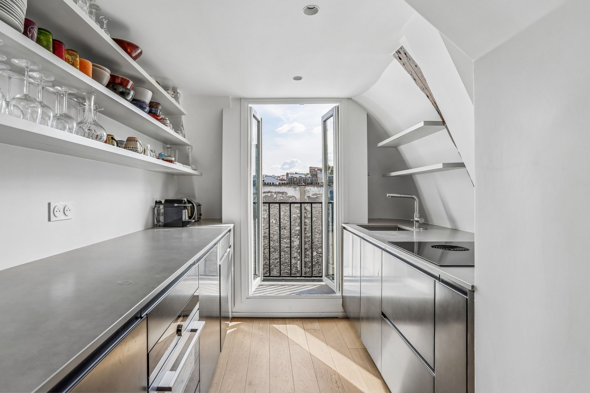 luxury apartment 2 Rooms for rent on PARIS (75011)