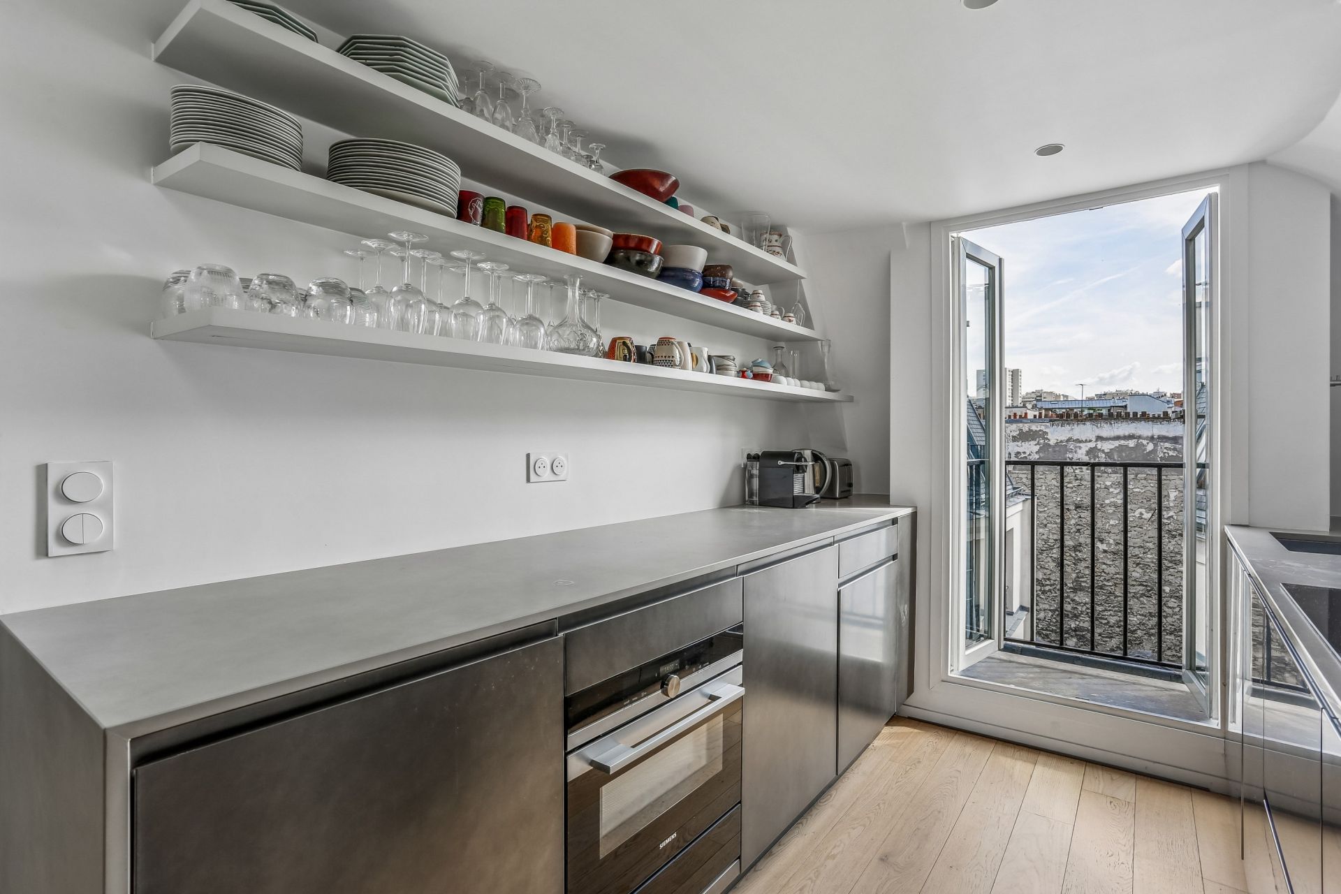 luxury apartment 2 Rooms for rent on PARIS (75011)