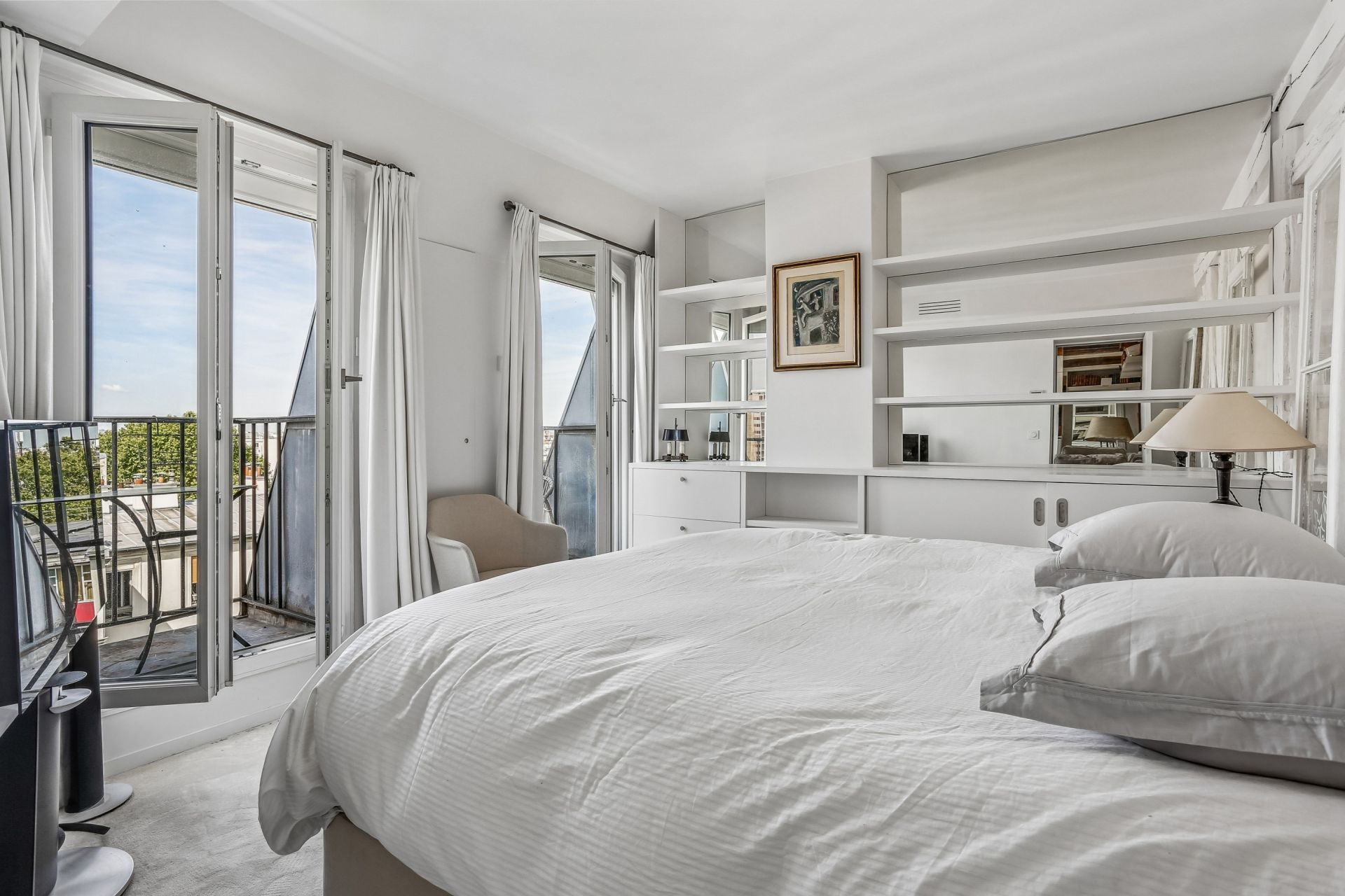 luxury apartment 2 Rooms for rent on PARIS (75011)