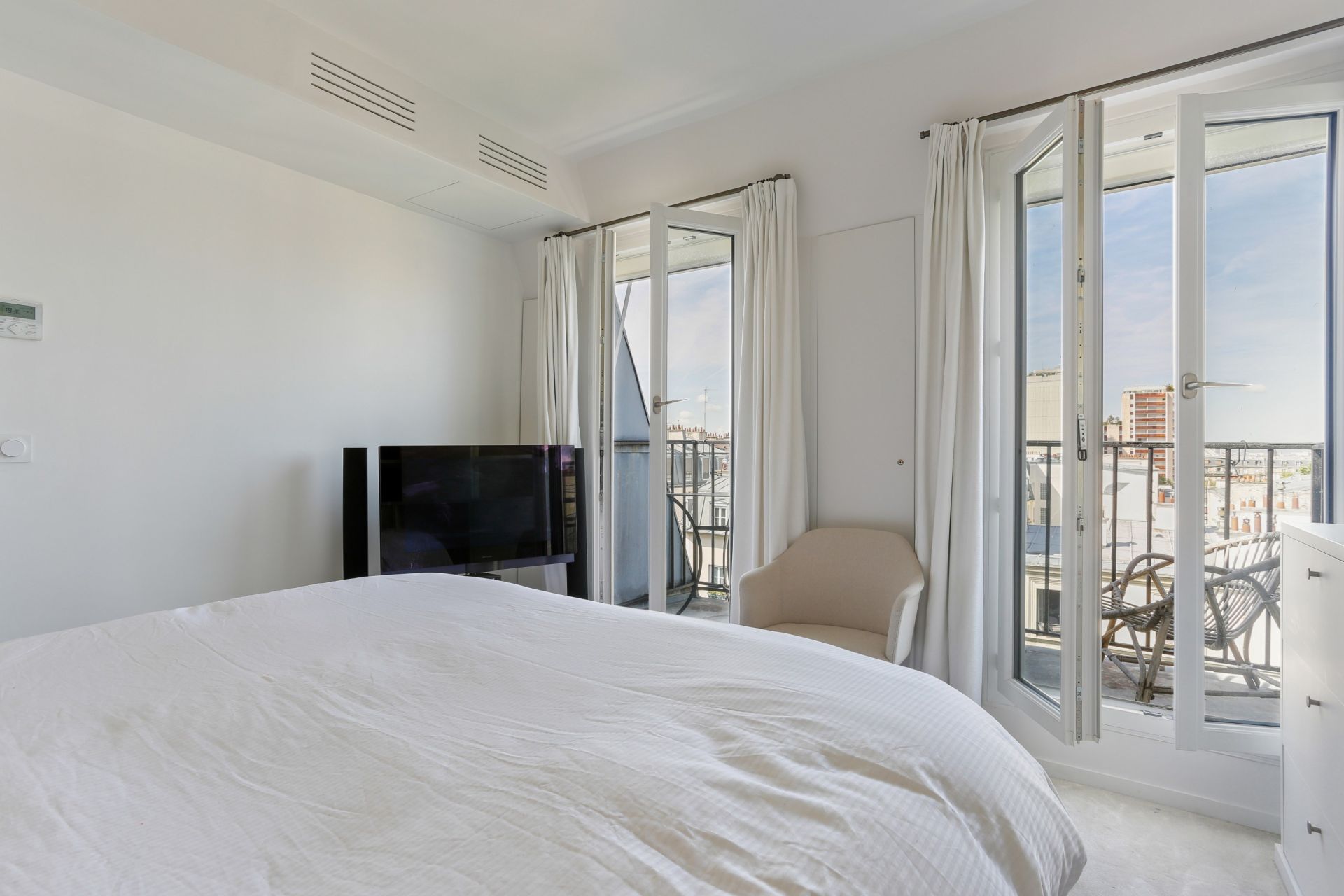 luxury apartment 2 Rooms for rent on PARIS (75011)