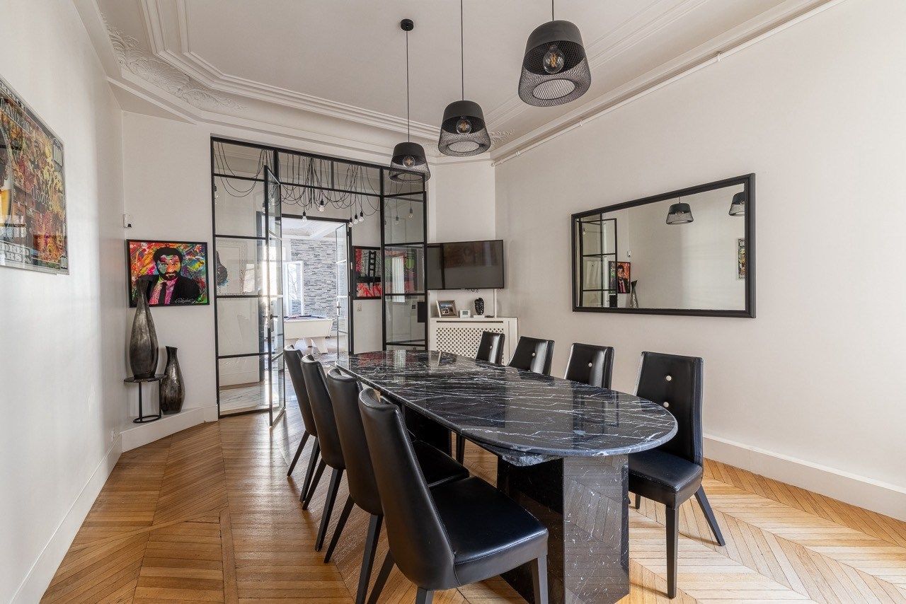 luxury apartment 7 Rooms for sale on PARIS (75016)