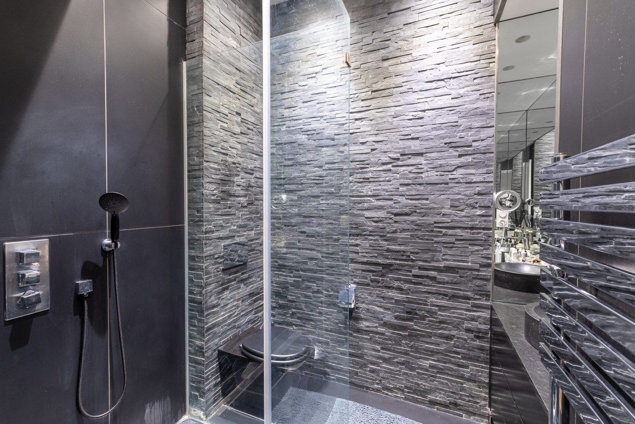 luxury apartment 7 Rooms for sale on PARIS (75016)