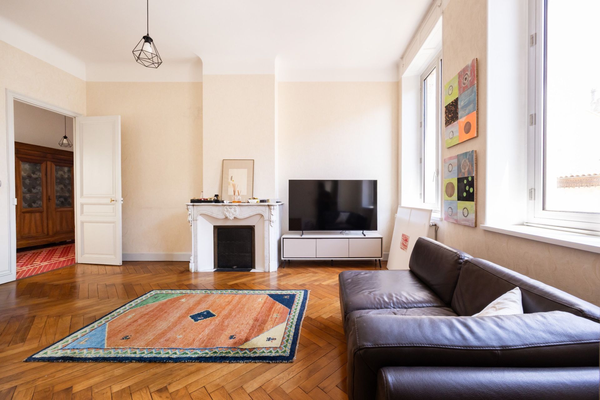 luxury apartment 6 Rooms for sale on NARBONNE (11100)