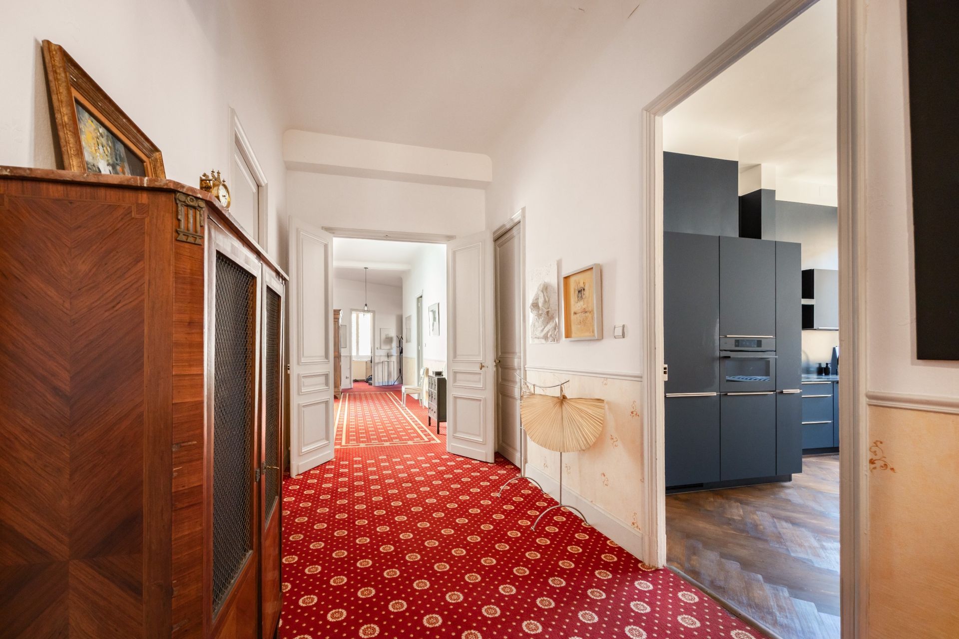 luxury apartment 6 Rooms for sale on NARBONNE (11100)