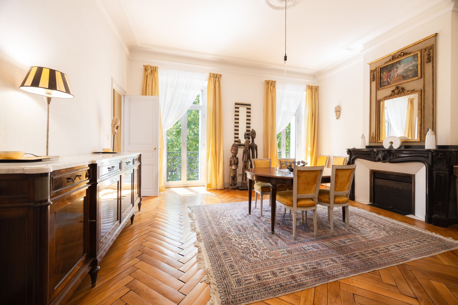 luxury apartment 6 Rooms for sale on NARBONNE (11100)