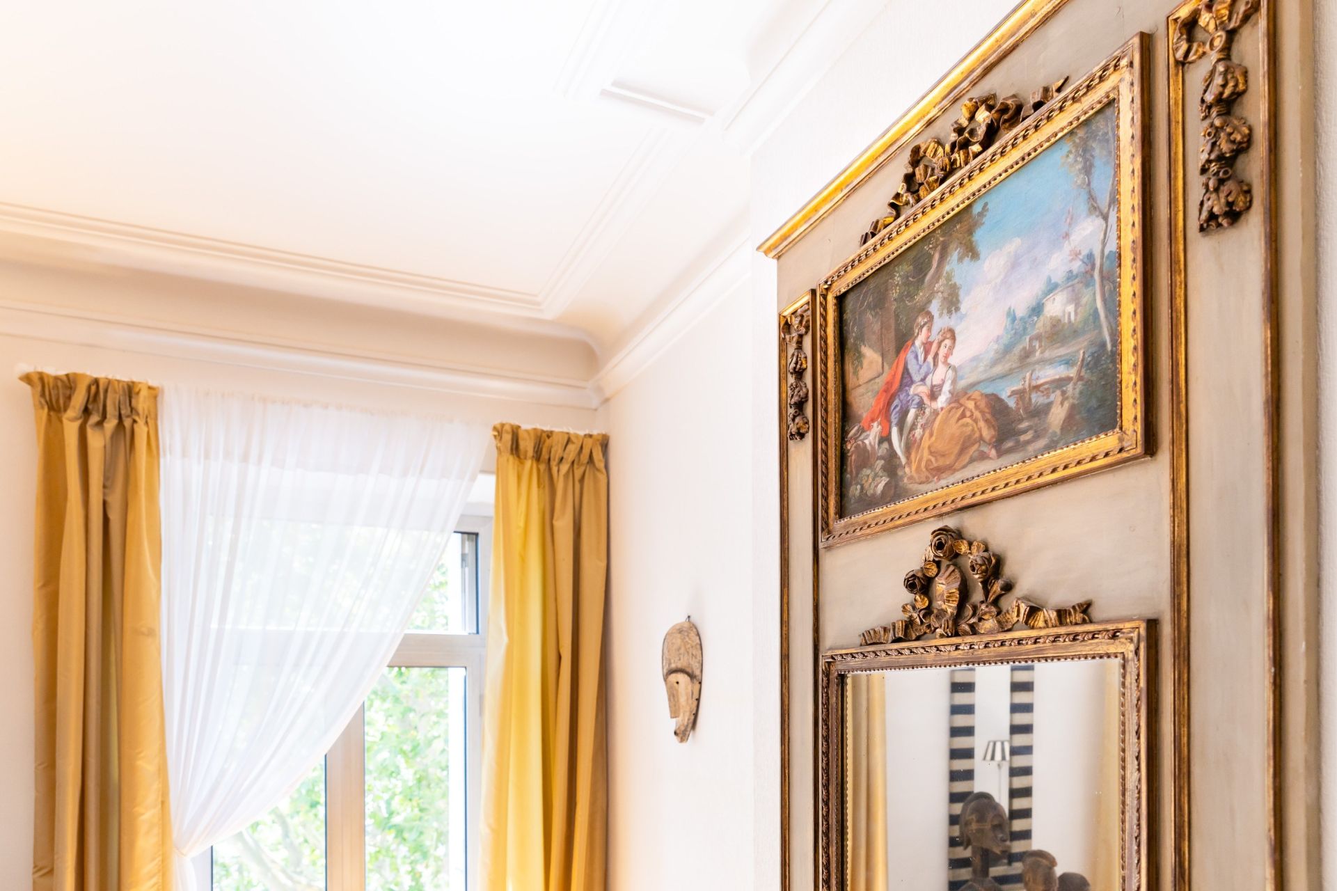 luxury apartment 6 Rooms for sale on NARBONNE (11100)