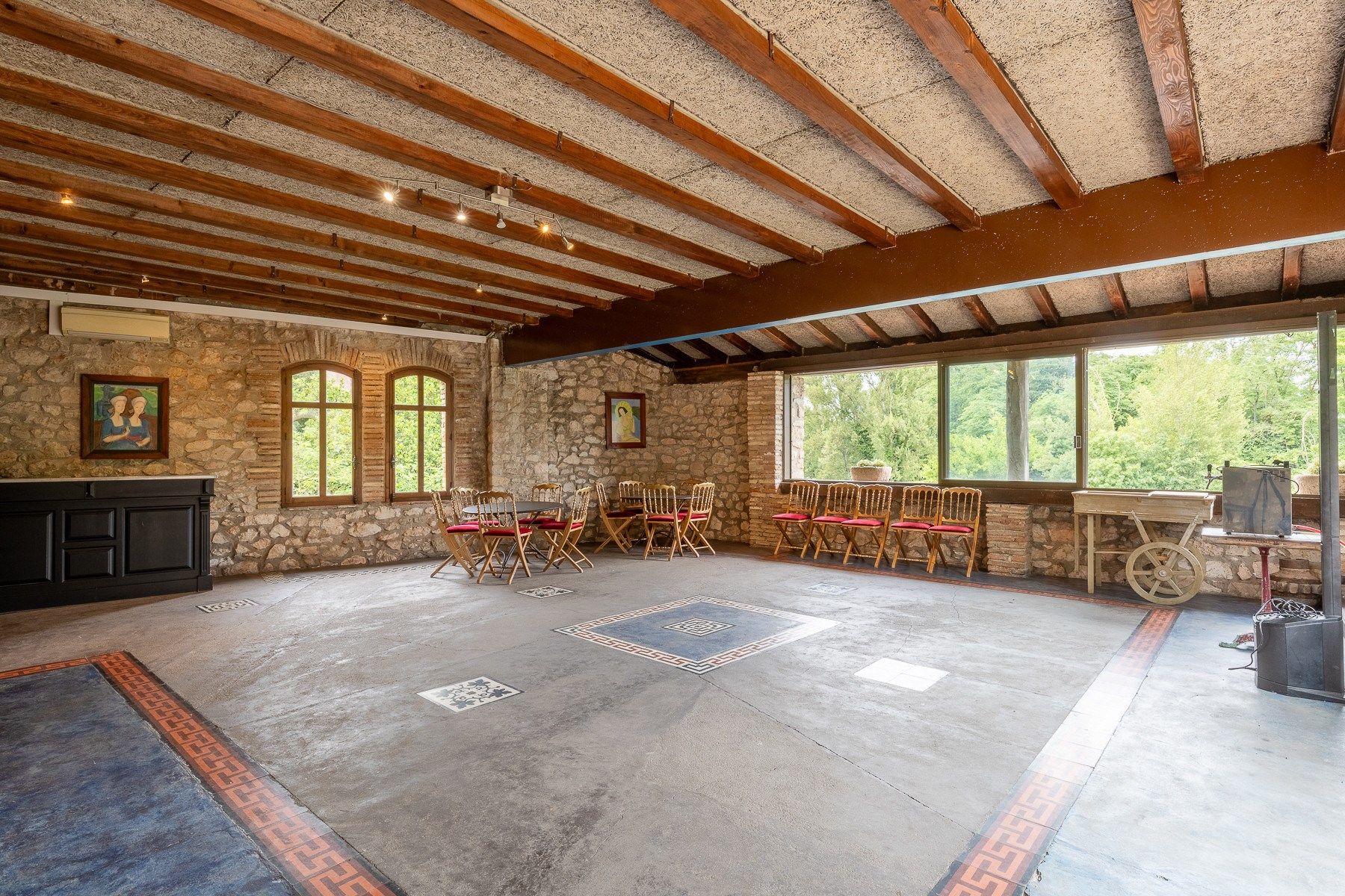 luxury house 5 Rooms for sale on LAVAUR (81500)