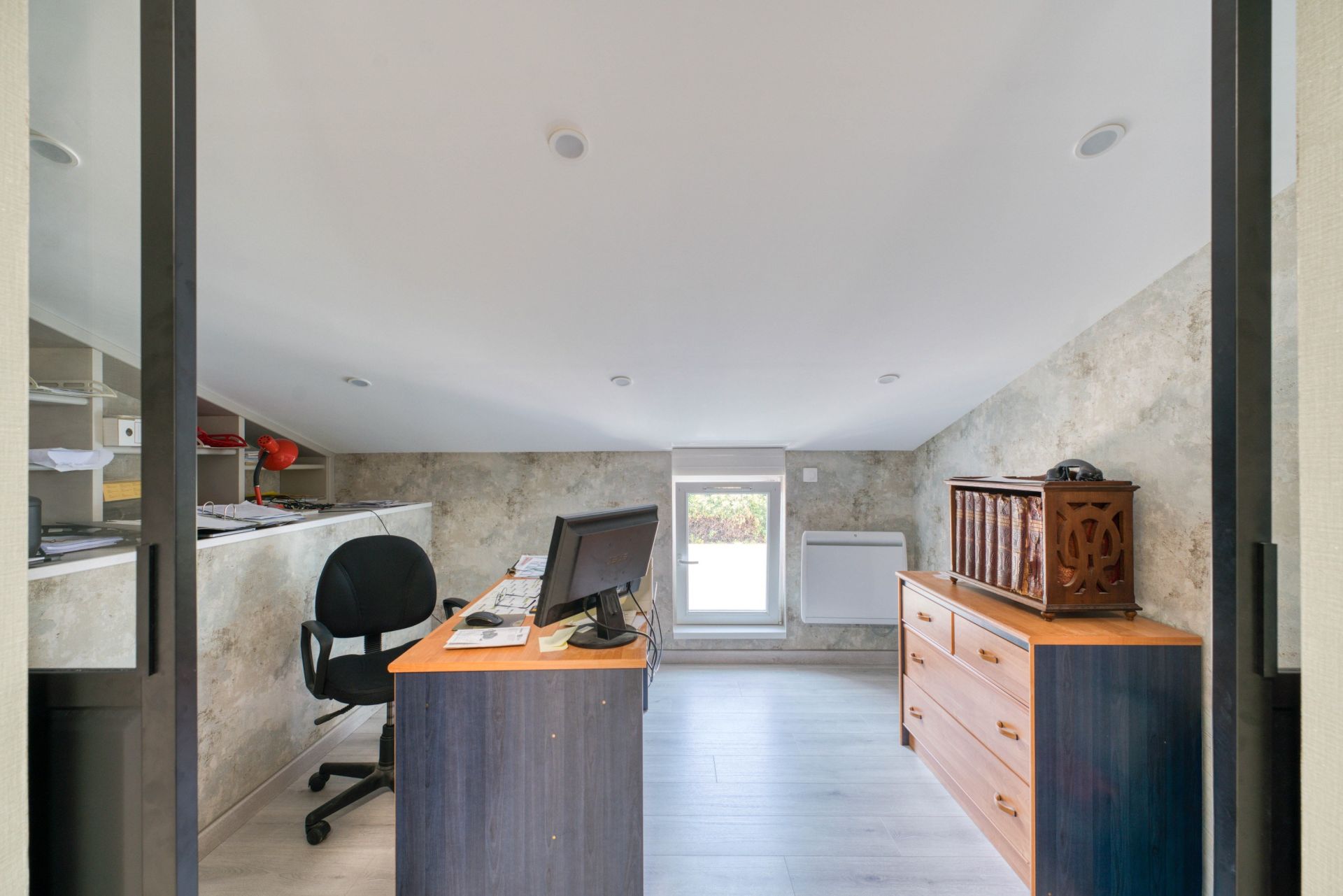 luxury house 8 Rooms for sale on L HOUMEAU (17137)
