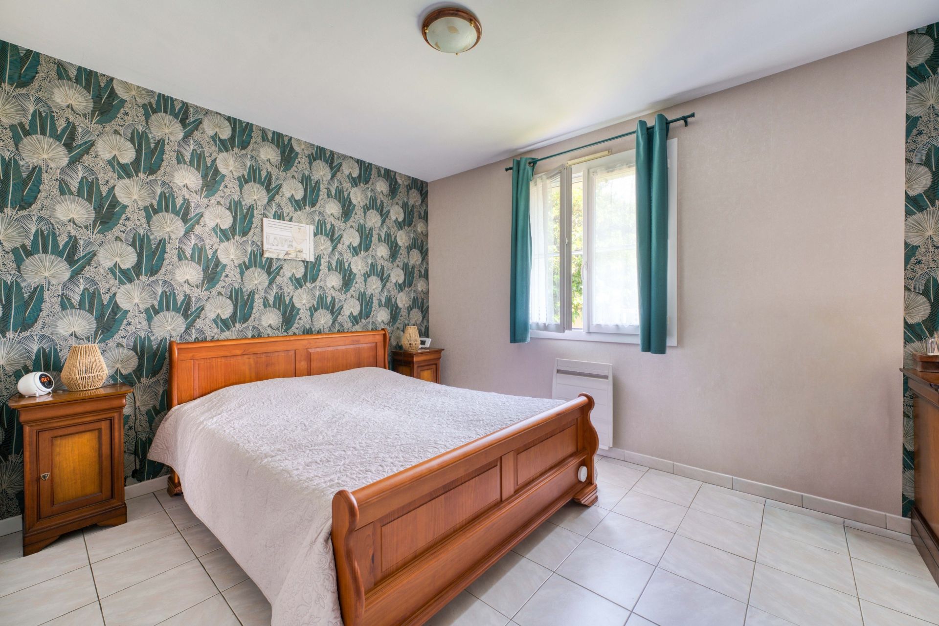 luxury house 8 Rooms for sale on L HOUMEAU (17137)