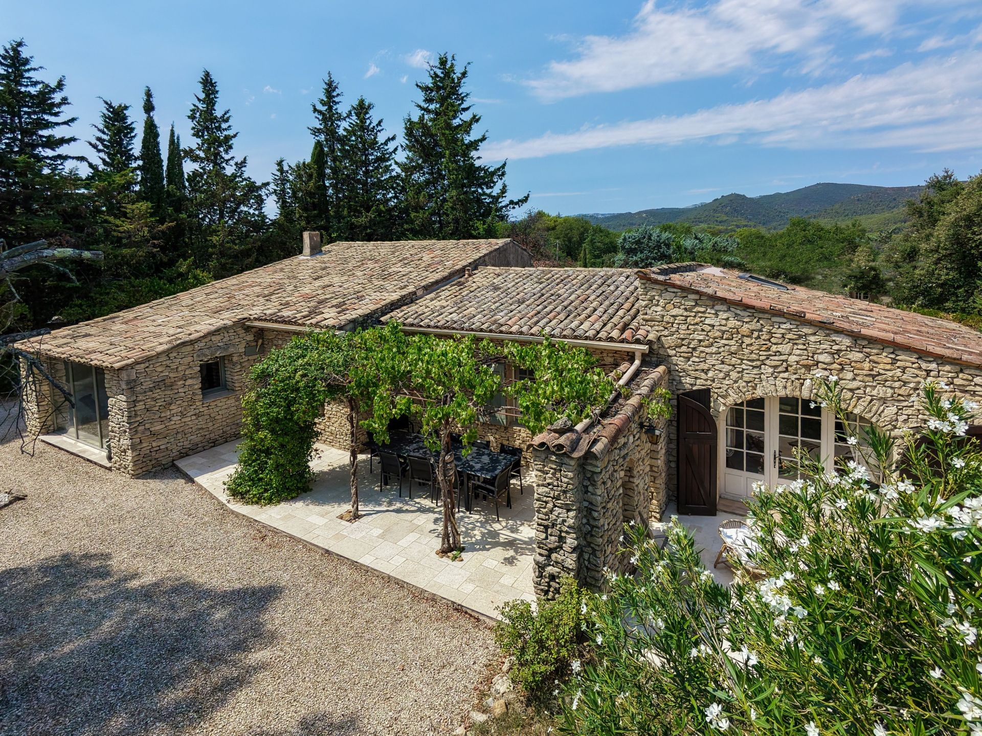maison de luxe 8 Pièces en vente sur LAURIS (84360)