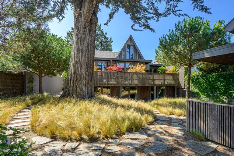 luxury house 7 Rooms for sale on LA BAULE (44500)