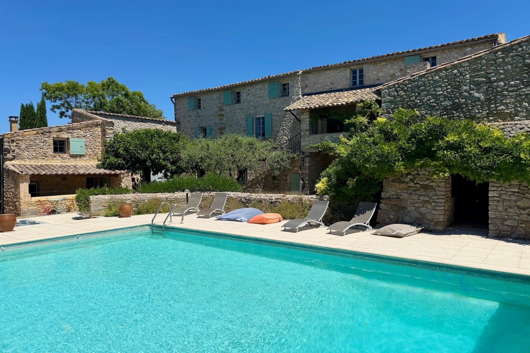 luxury house 9 Rooms for sale on UZES (30700)