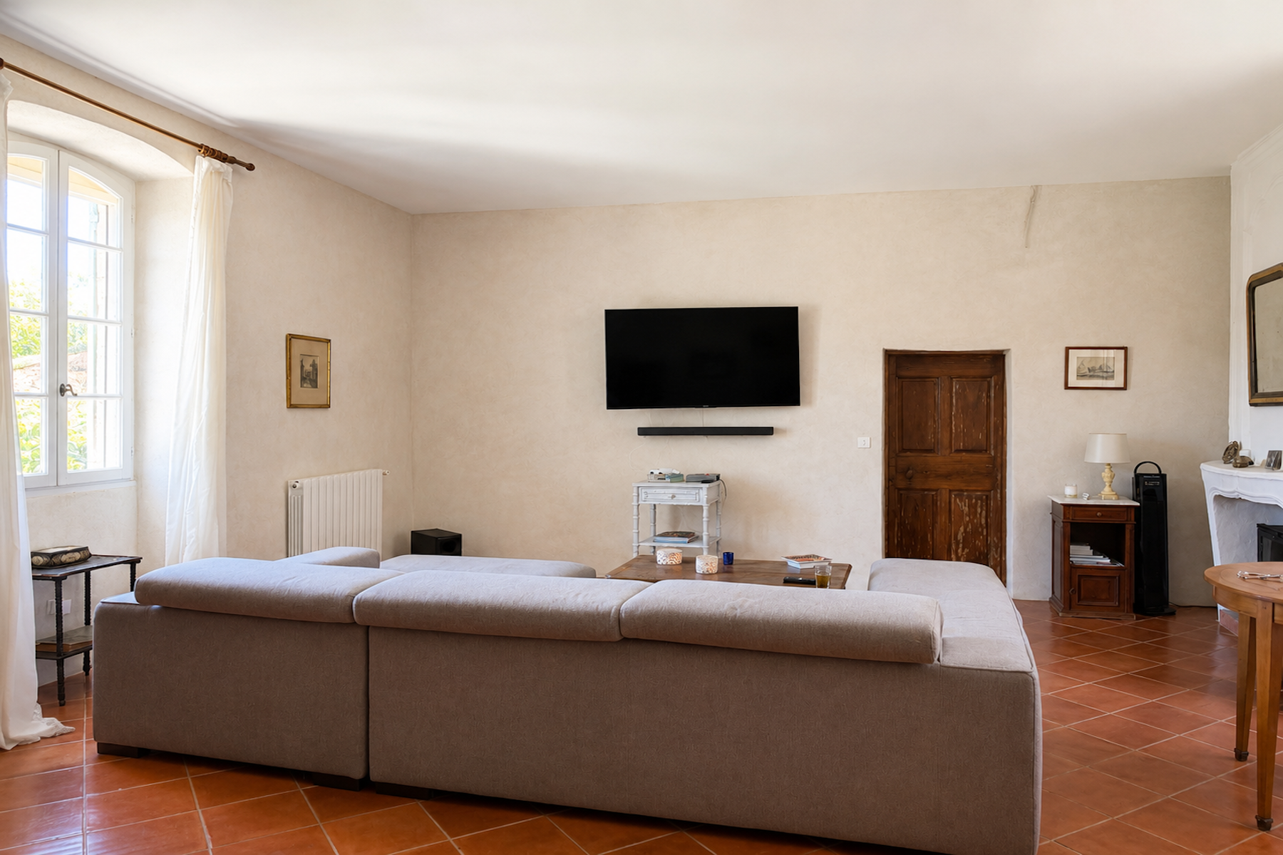luxury house 9 Rooms for sale on UZES (30700)