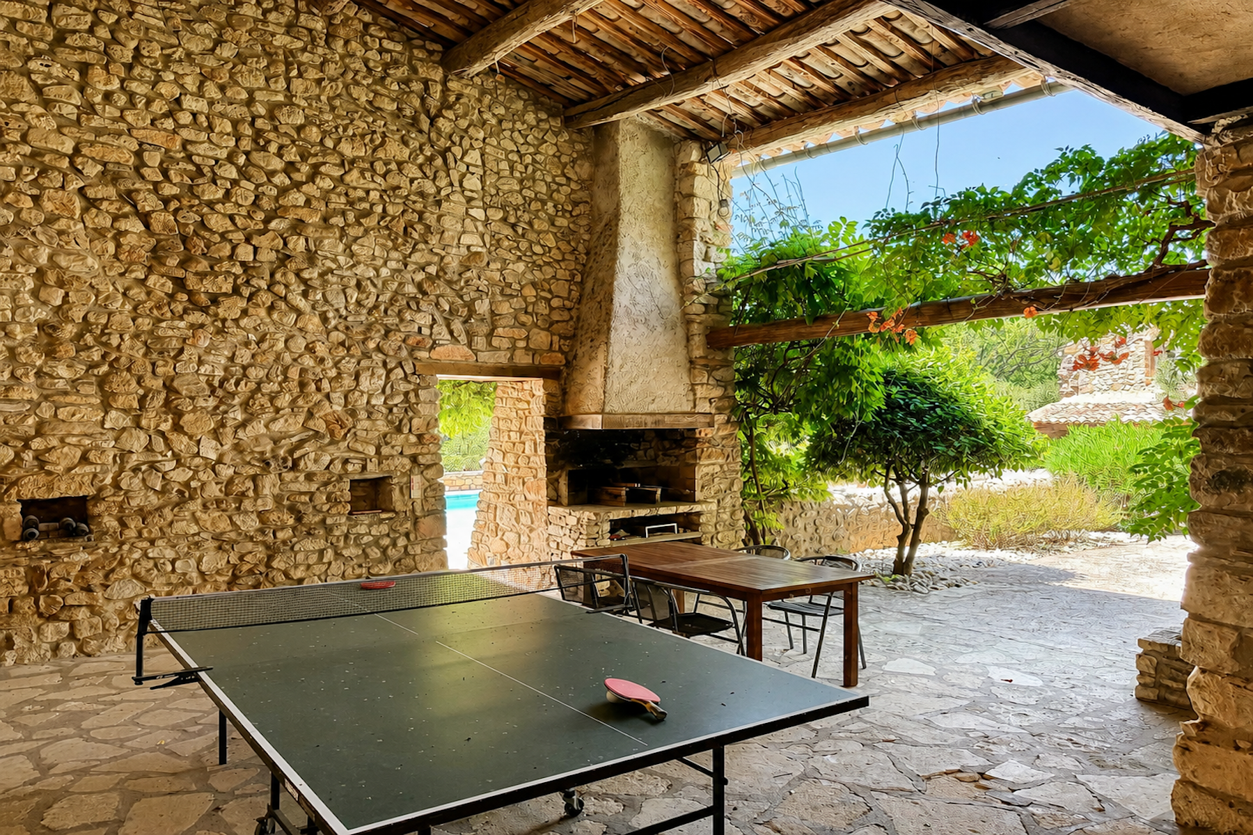 luxury house 9 Rooms for sale on UZES (30700)