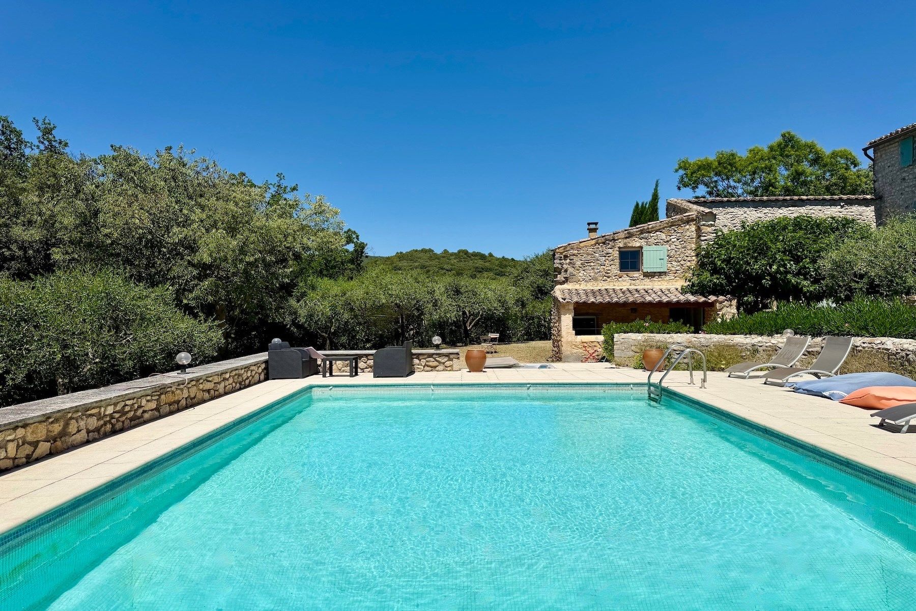 luxury house 9 Rooms for sale on UZES (30700)