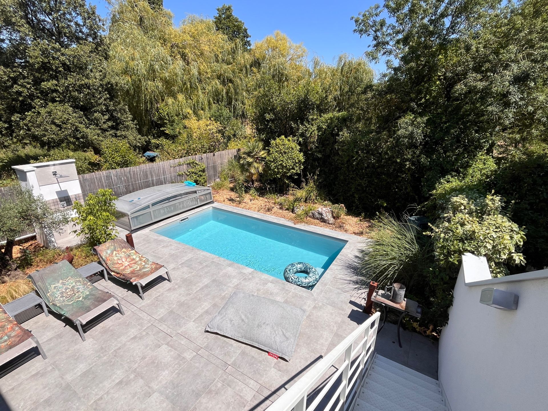 luxury house 6 Rooms for sale on LA ROCHELLE (17000)