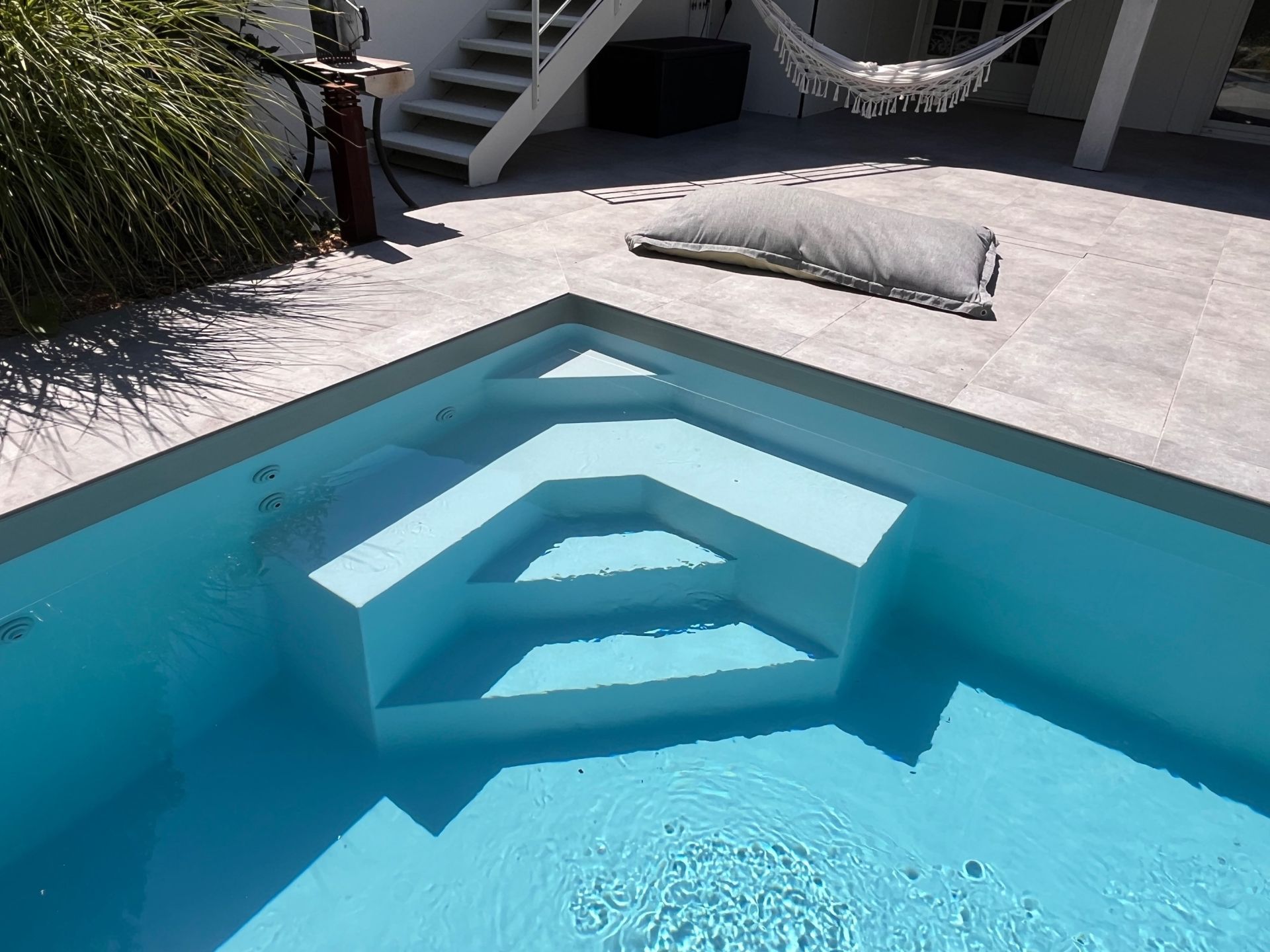 luxury house 6 Rooms for sale on LA ROCHELLE (17000)